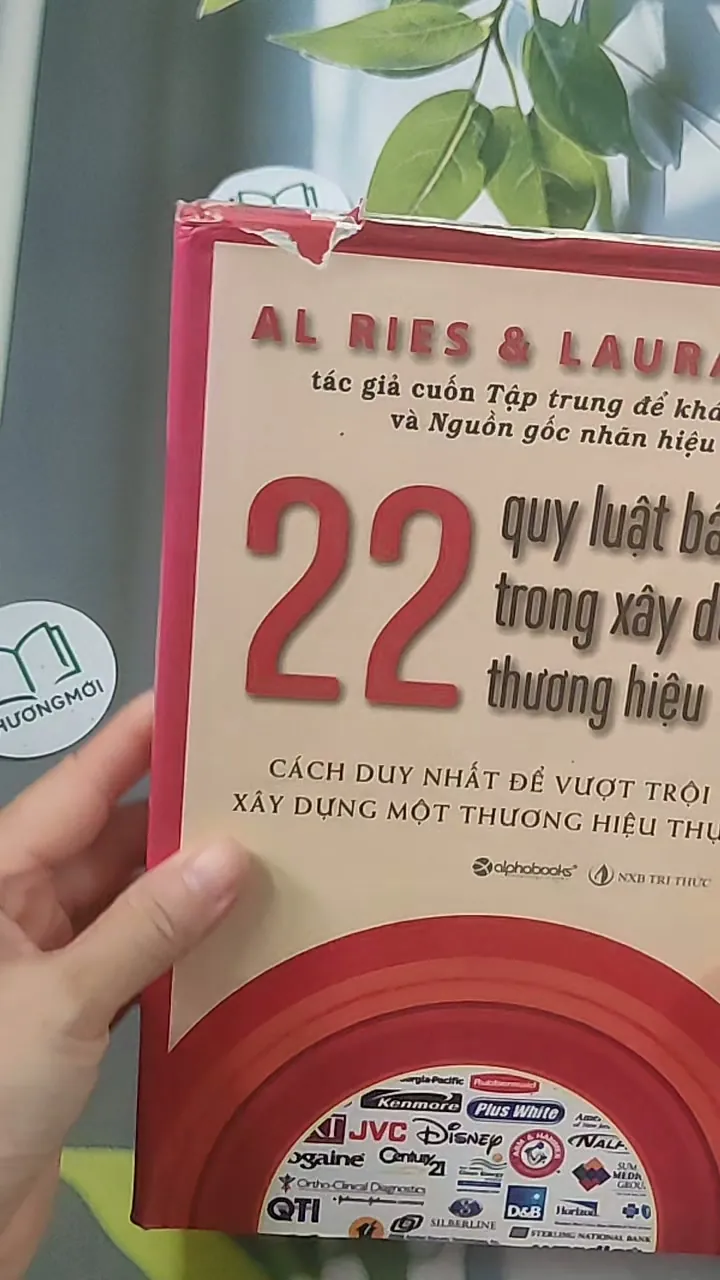 22 quy luật bất biến trong xây dựng thương hiệu - Al Ries 688427