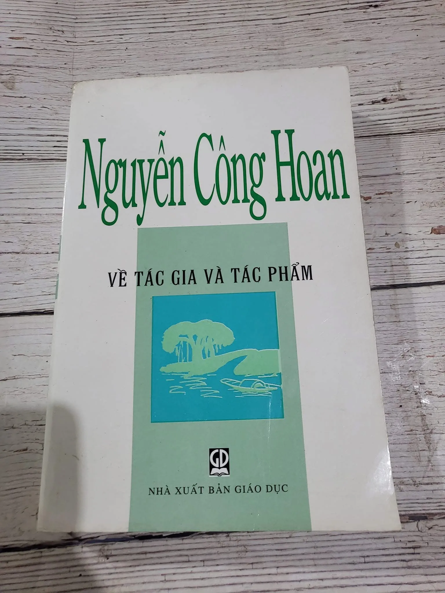 Về tác gia tác phẩm NGUYỄN CÔNG HOAN , 640 trang khổ lớn