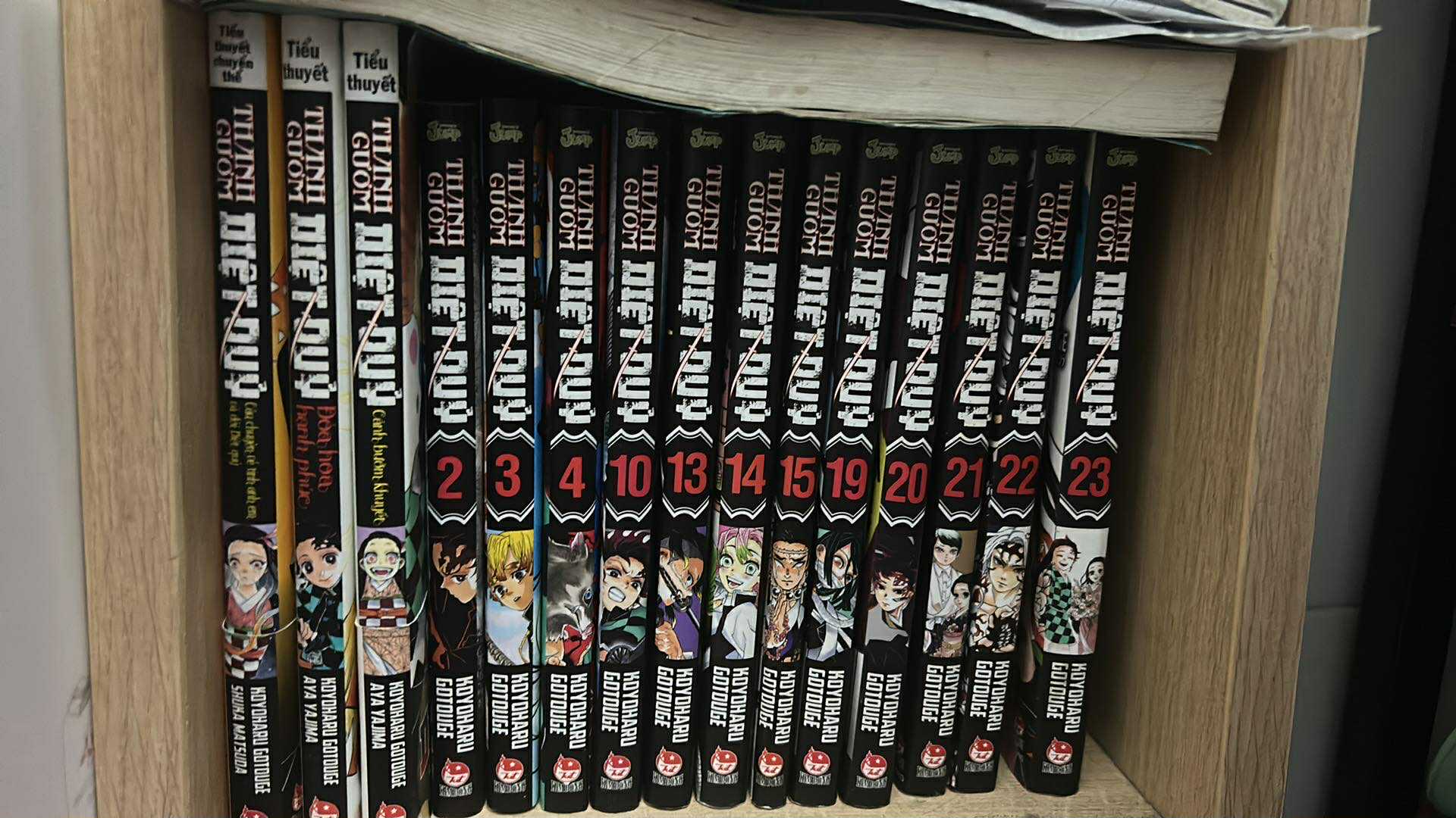 Truyện kimetsu no yabai( thanh gươm diệt quỷ)