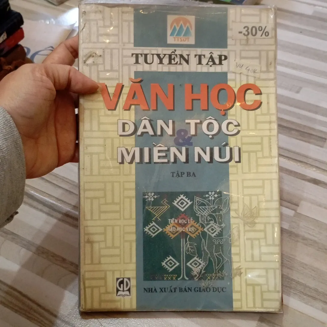 Tuyển tập văn học dân tộc miền núi
