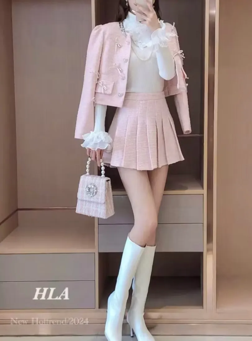 áo dạ +chân váy tweed hồng pastel đính kèm nơ