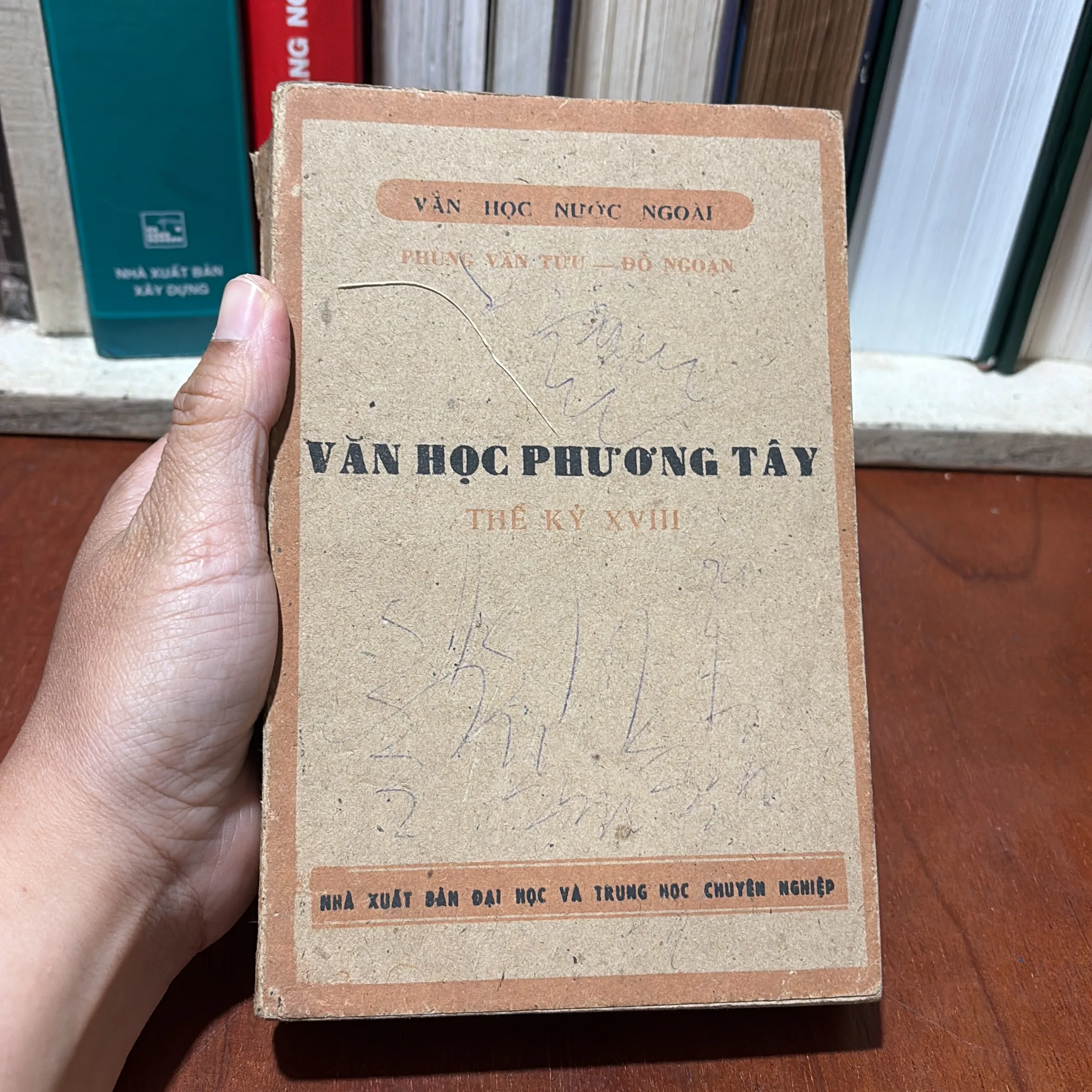II Sách Xưa: Văn Học Phương Tây (Thế Kỷ 18) - Phùng Văn Tửu, Đỗ Ngoạn - 1985