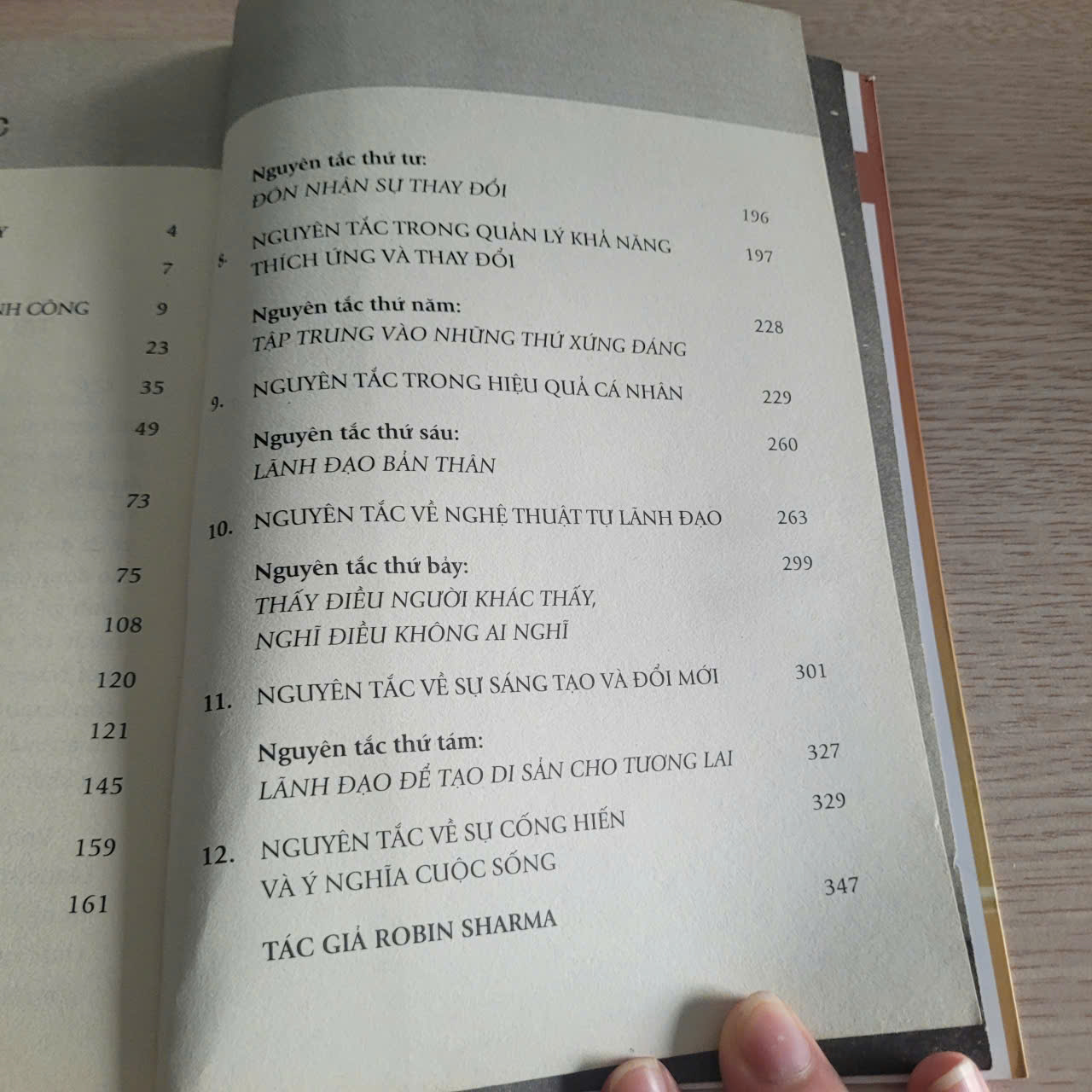 Thuật lãnh đạo từ vị tu sĩ bán chiếc Ferrari	Robin Sharma 521416