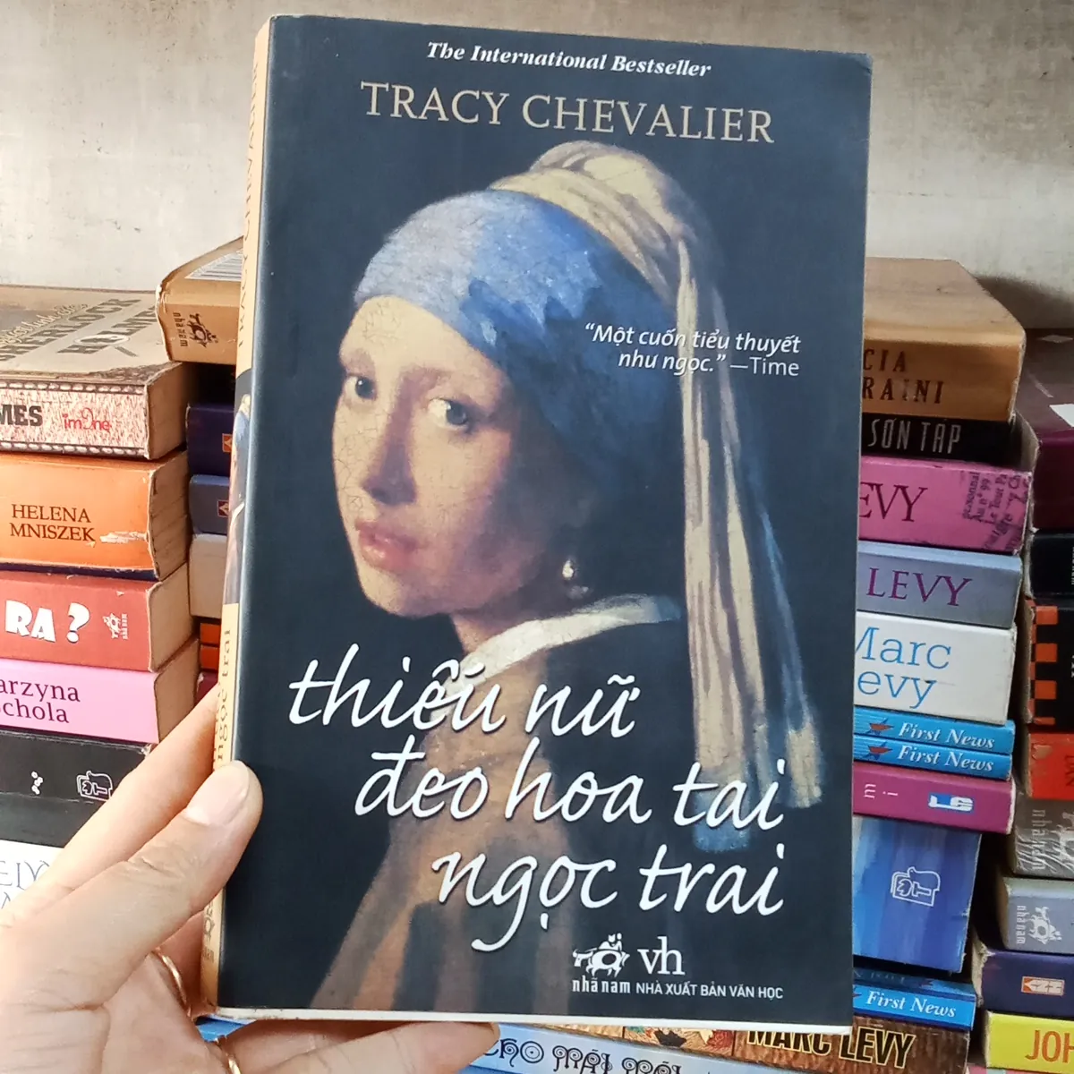 Thiếu Nữ Đeo Hoa Tai Ngọc - Tracy Chevalier 