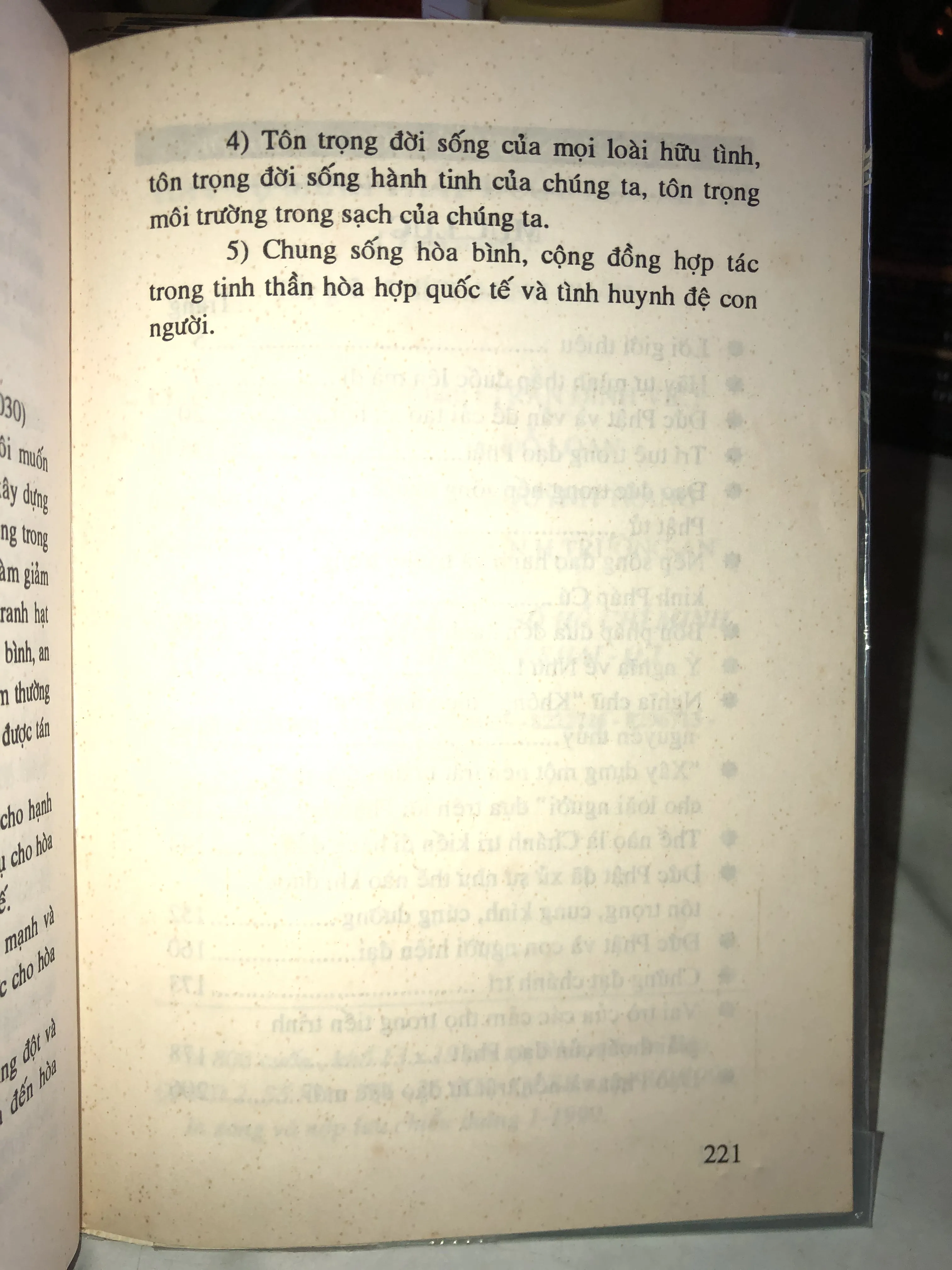 Hãy tự mình thắp đuốc lên - Thích Minh Châu 1001189