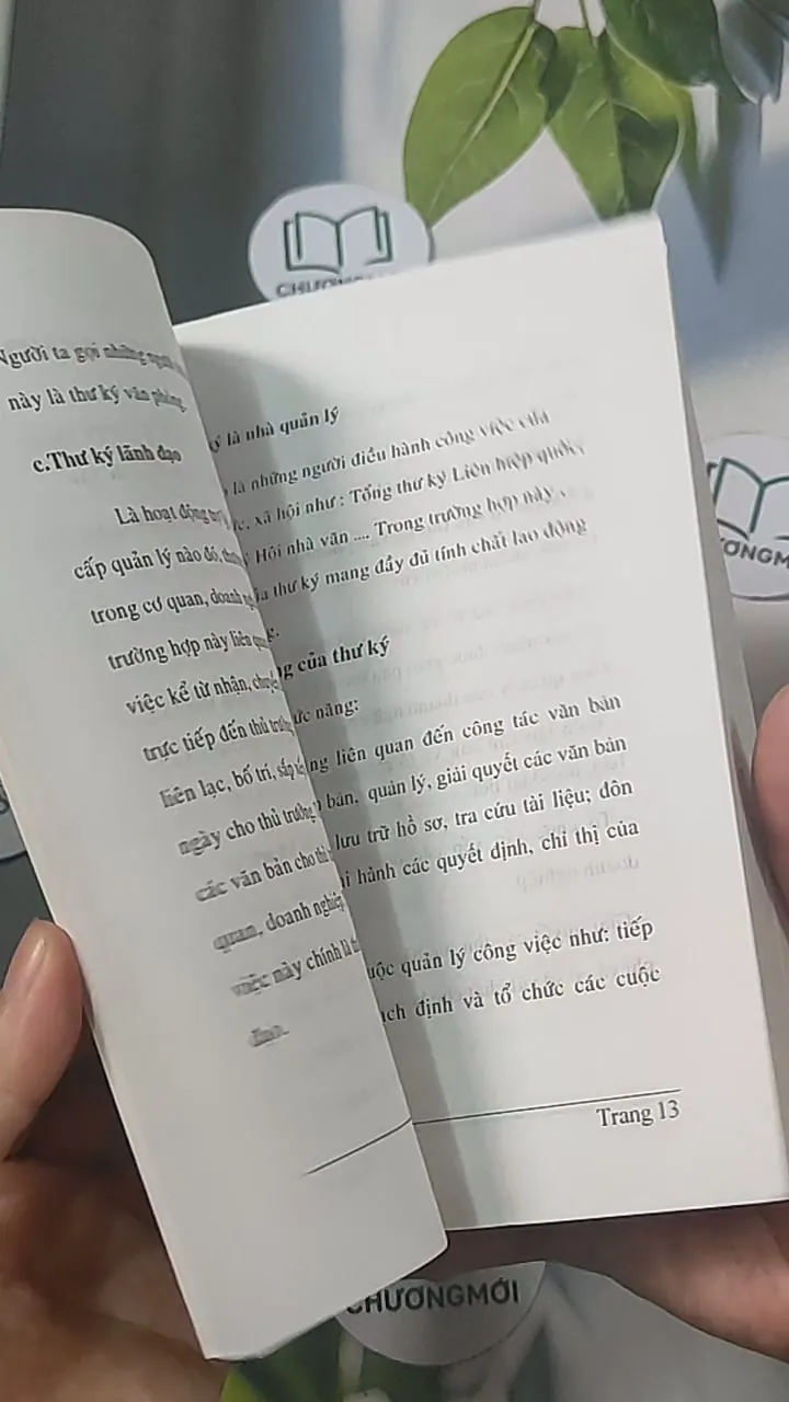 Nghiệp vụ thư ký giám đốc trong thời đại mới - TS Lê Văn In 688458