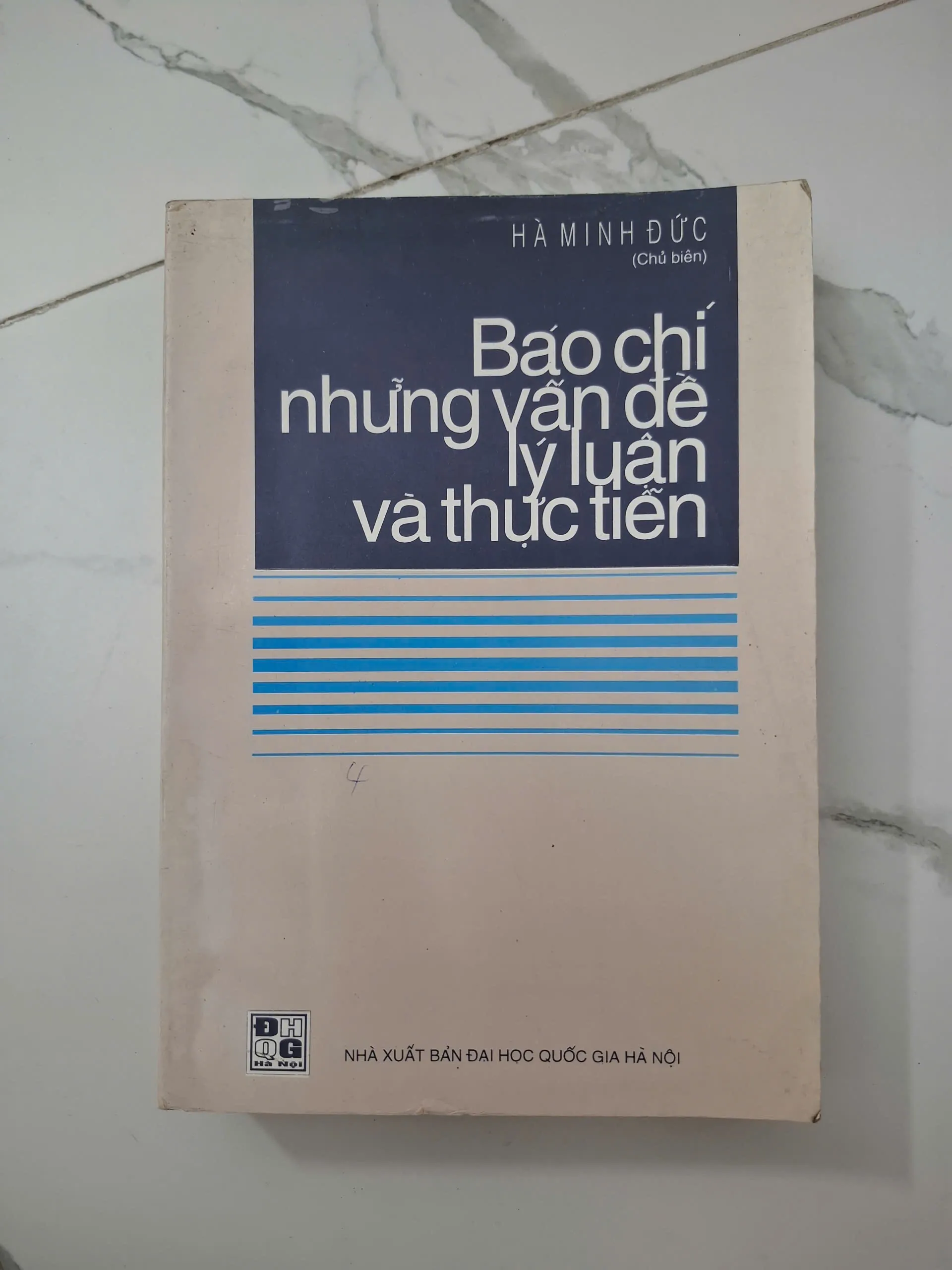 Báo chí: Những vấn đề lý luận và thực tiễn - Hà Minh Đức (Chủ biên)