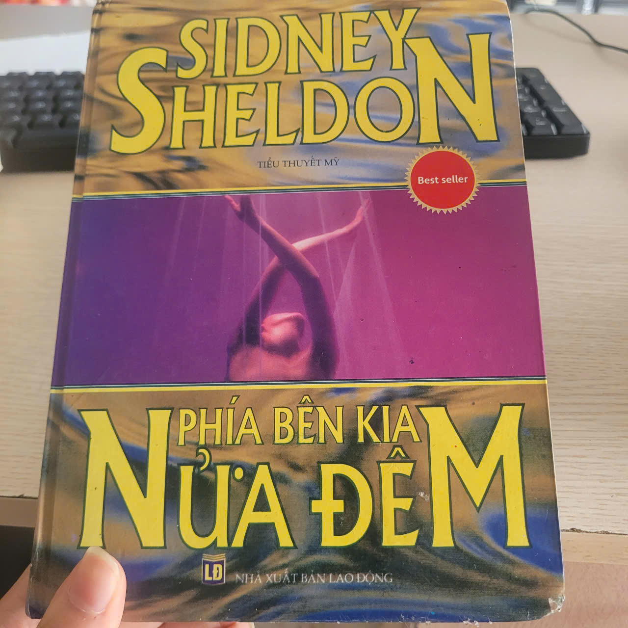 Phía bên kia nửa đêm	Sidney Sheldon