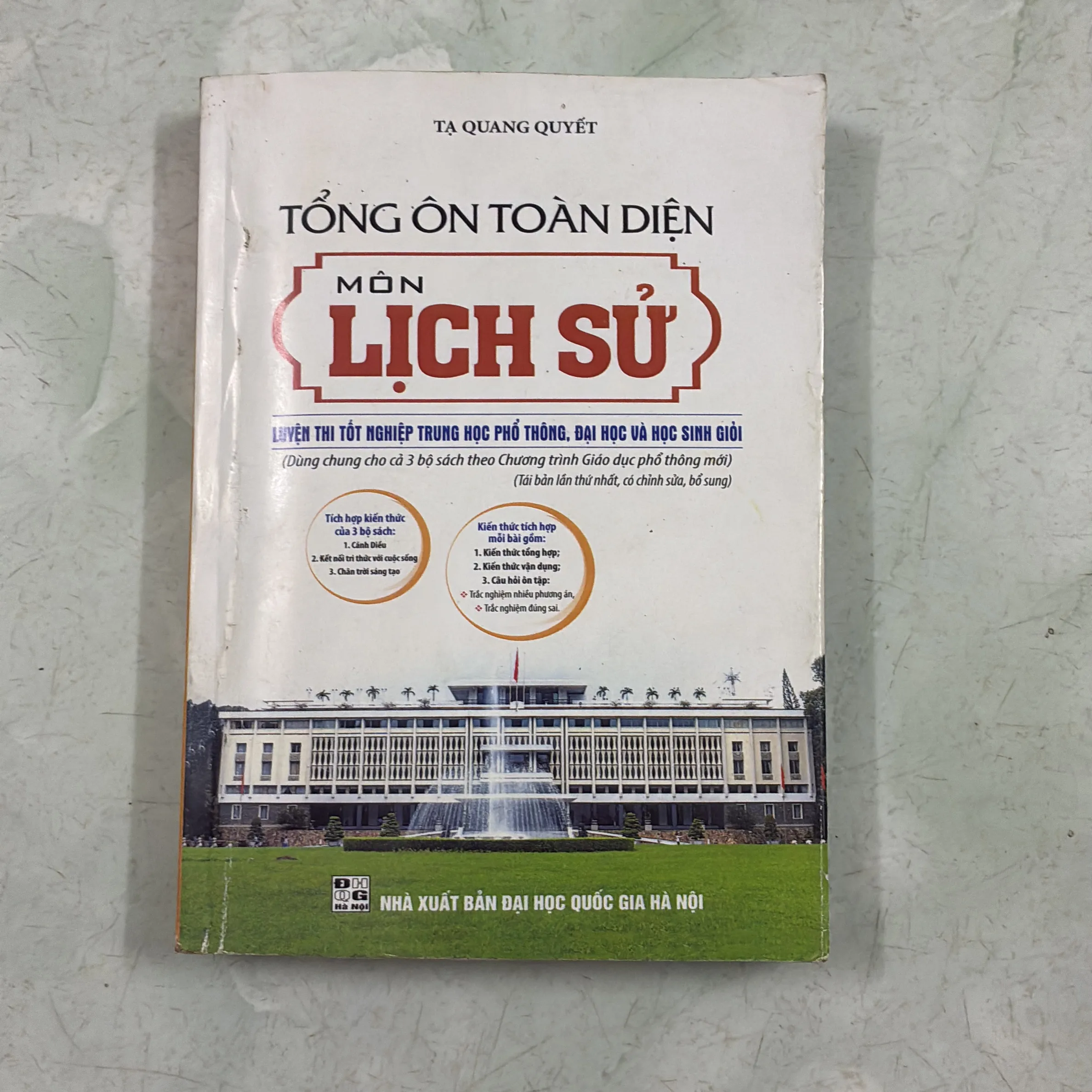 Tổng ôn toàn diện môn lịch sử (Tặng khi mua sách ở Tiệm)