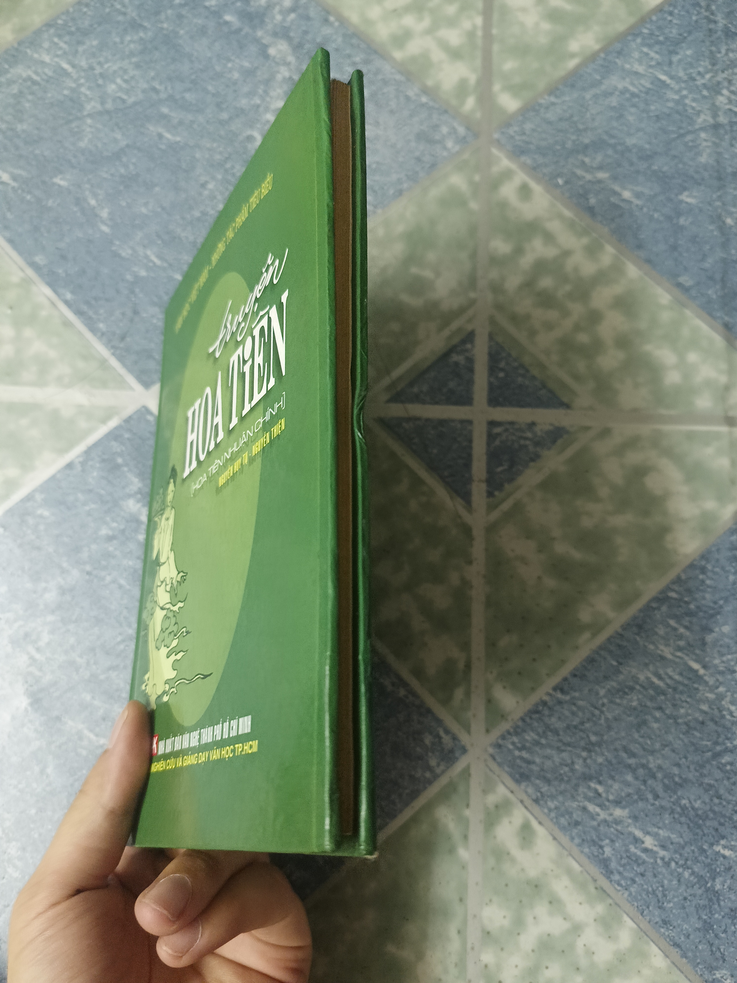 Truyện hoa tiên - Nguyễn Nguyễn Thiện 533323