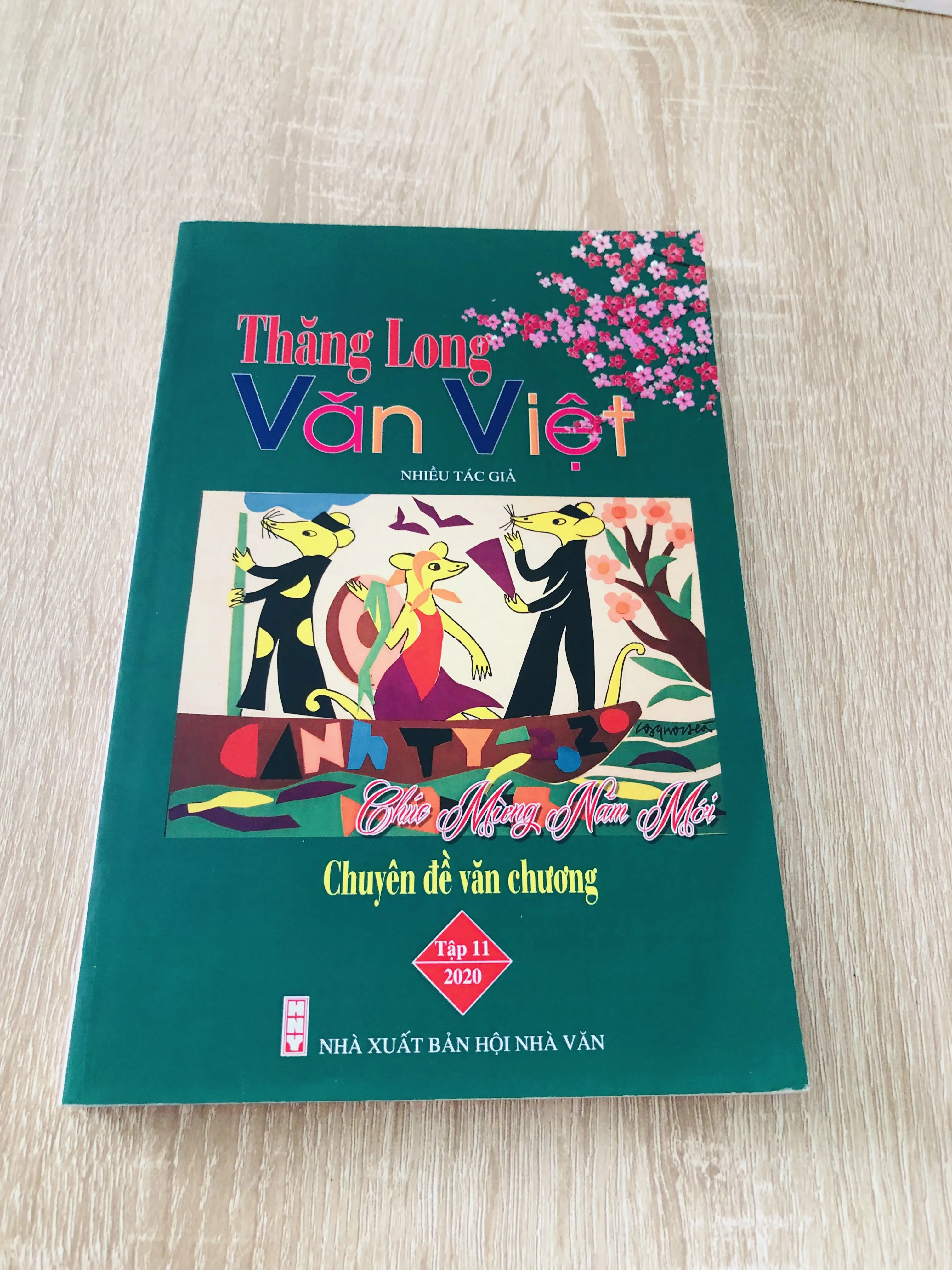 THĂNG LONG VĂN VIỆT