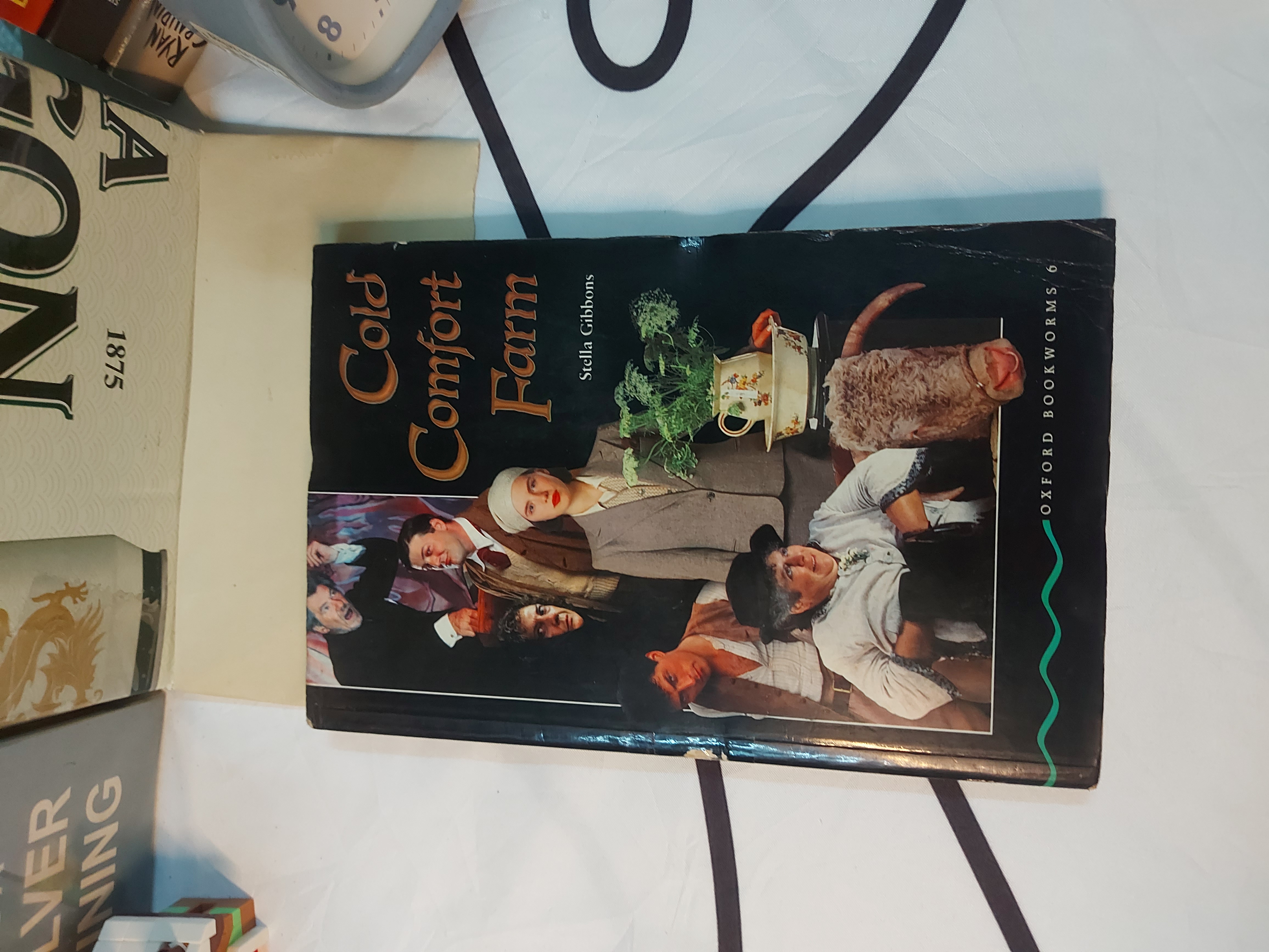 [Ngoại văn] - COLD COMFORT FARM