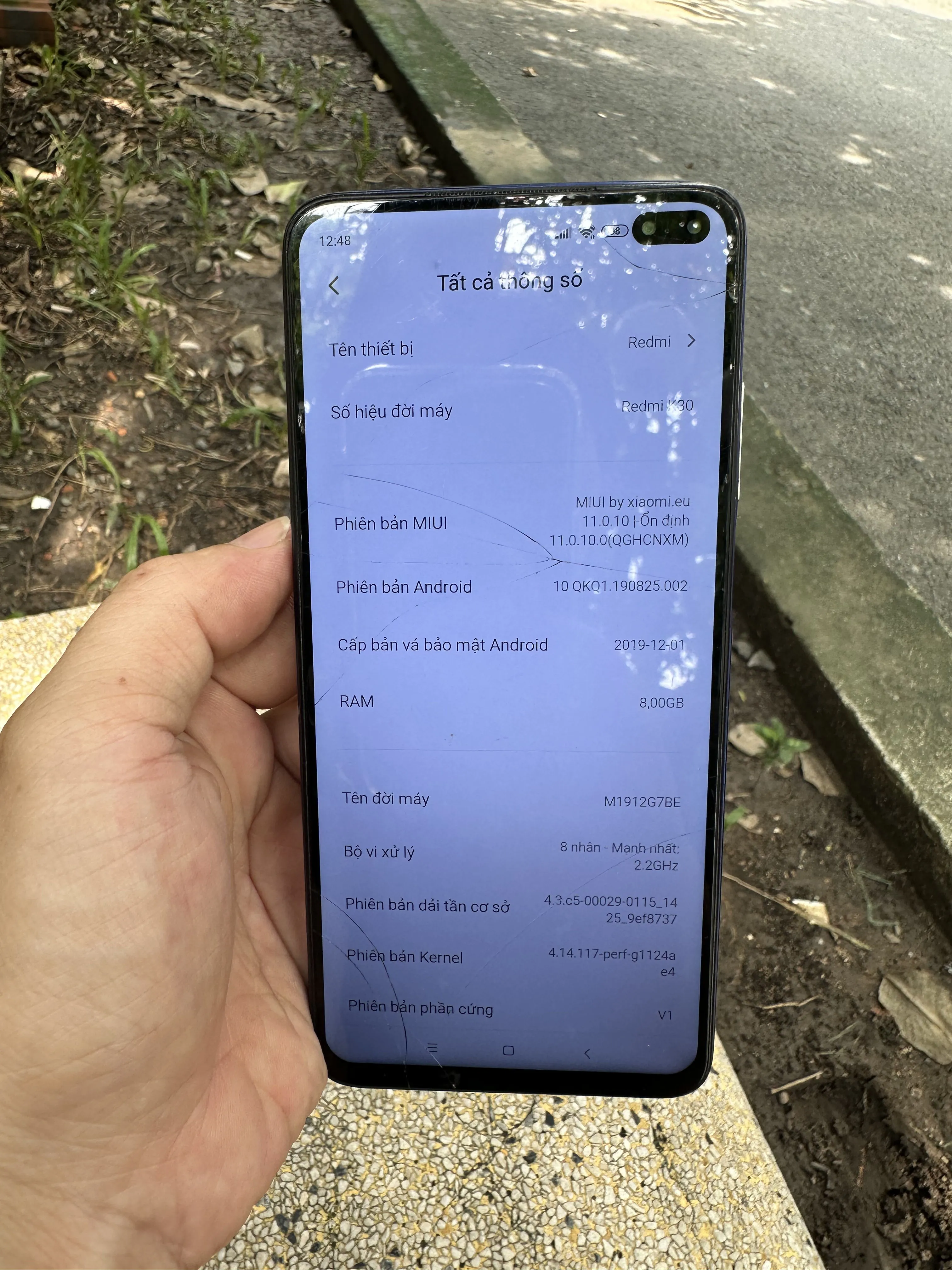 Redmi K30 4G như hình viên trầy hơi xấu cấu hình mạnh chơi game mượt