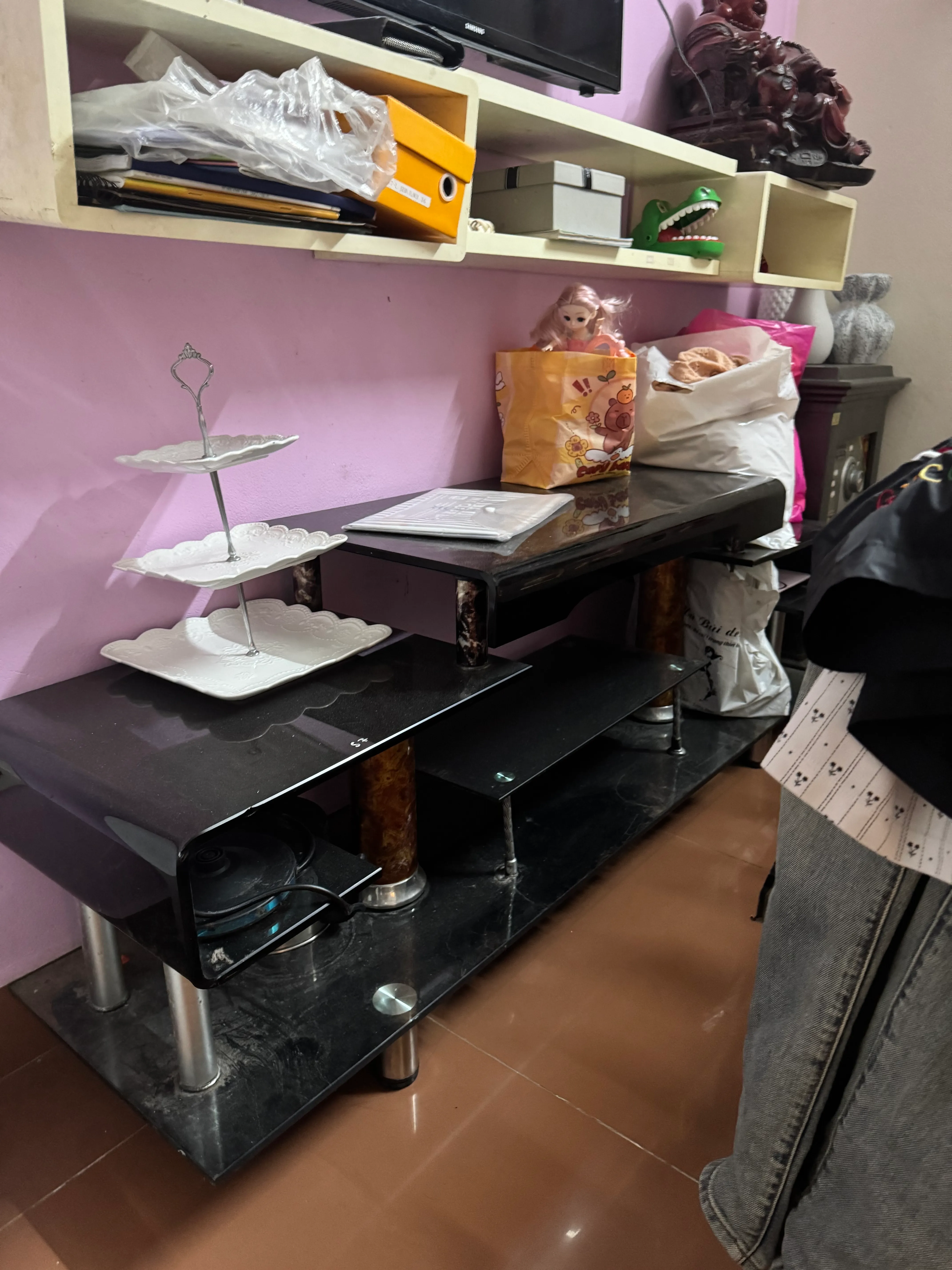 Bàn trang điểm cổ điển màu trắng chất liệu gỗ sơn bóng 739081