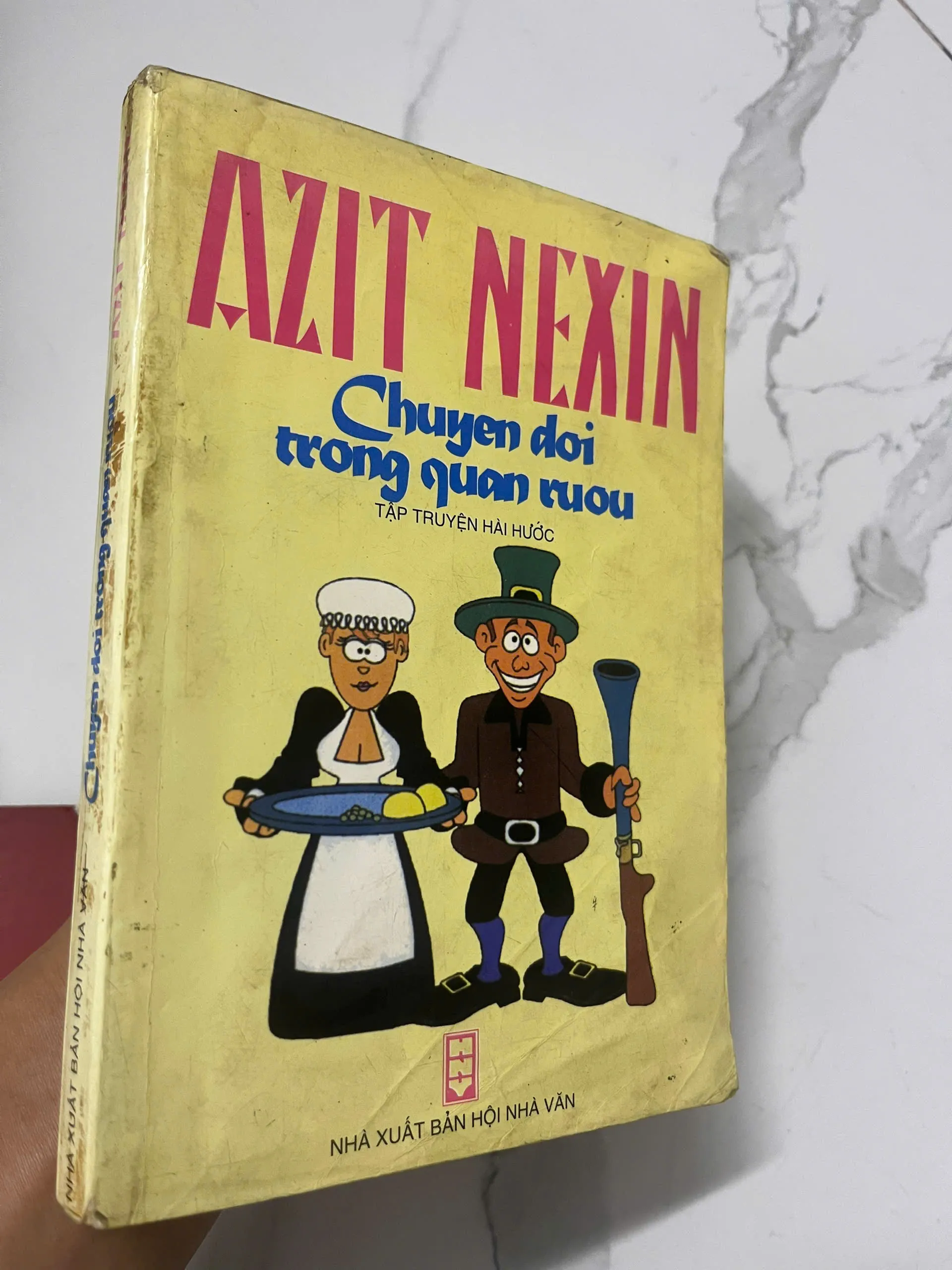 Chuyện đời trong quán rượu – Azit Nexin
