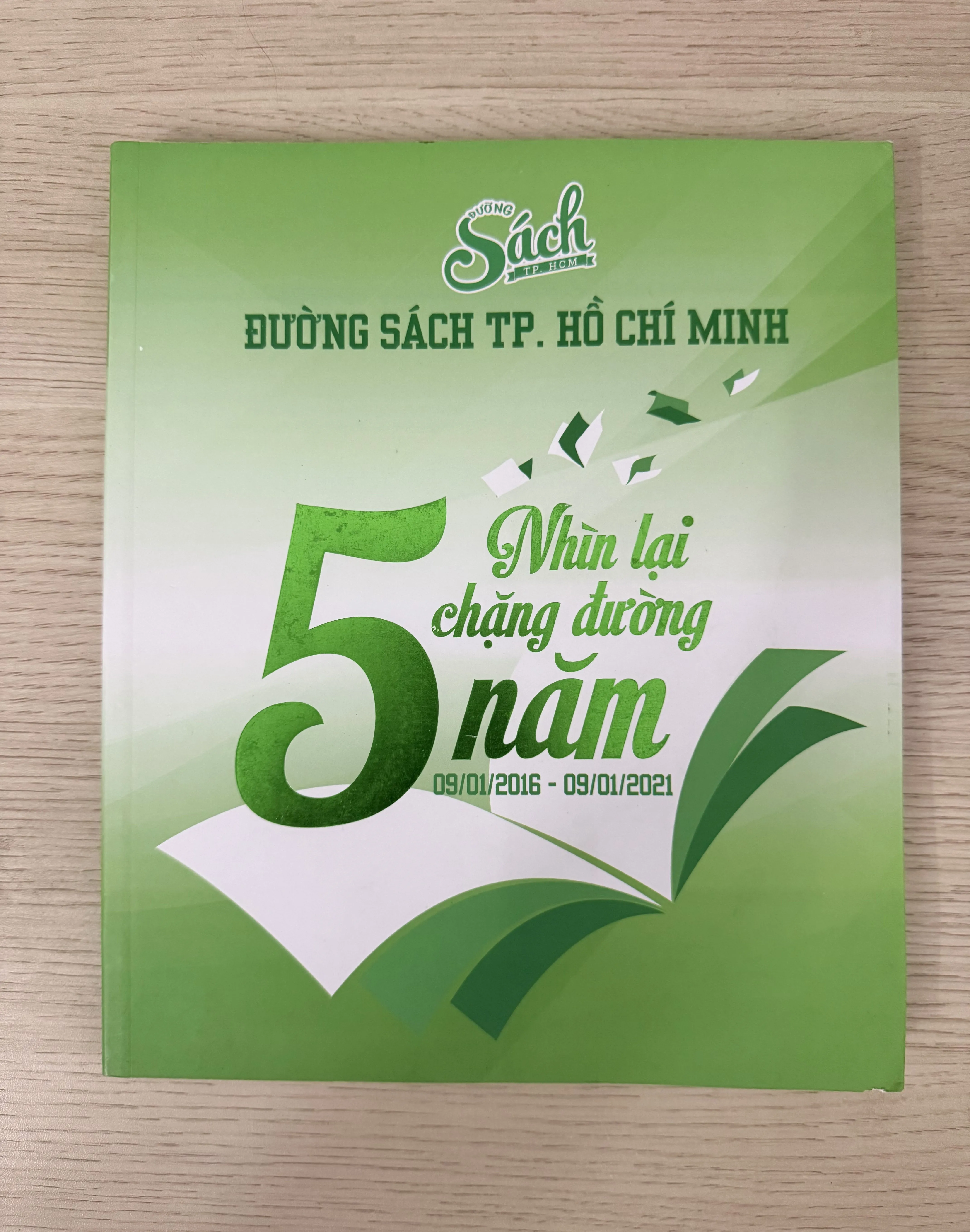 ẤN PHẨM KỶ NIỆM 5 NĂM ĐƯỜNG SÁCH