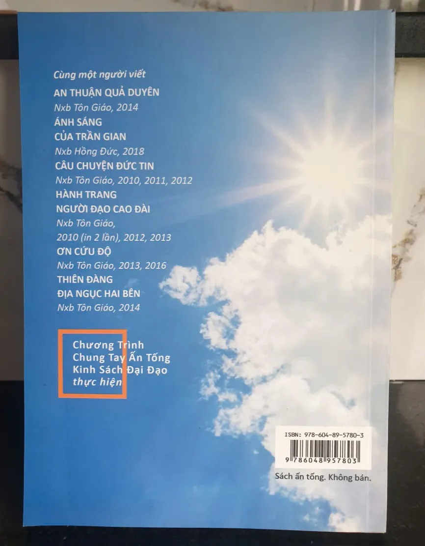 Sách Ánh sáng của Trần Gian - Diệu Nguyên 2018 680804