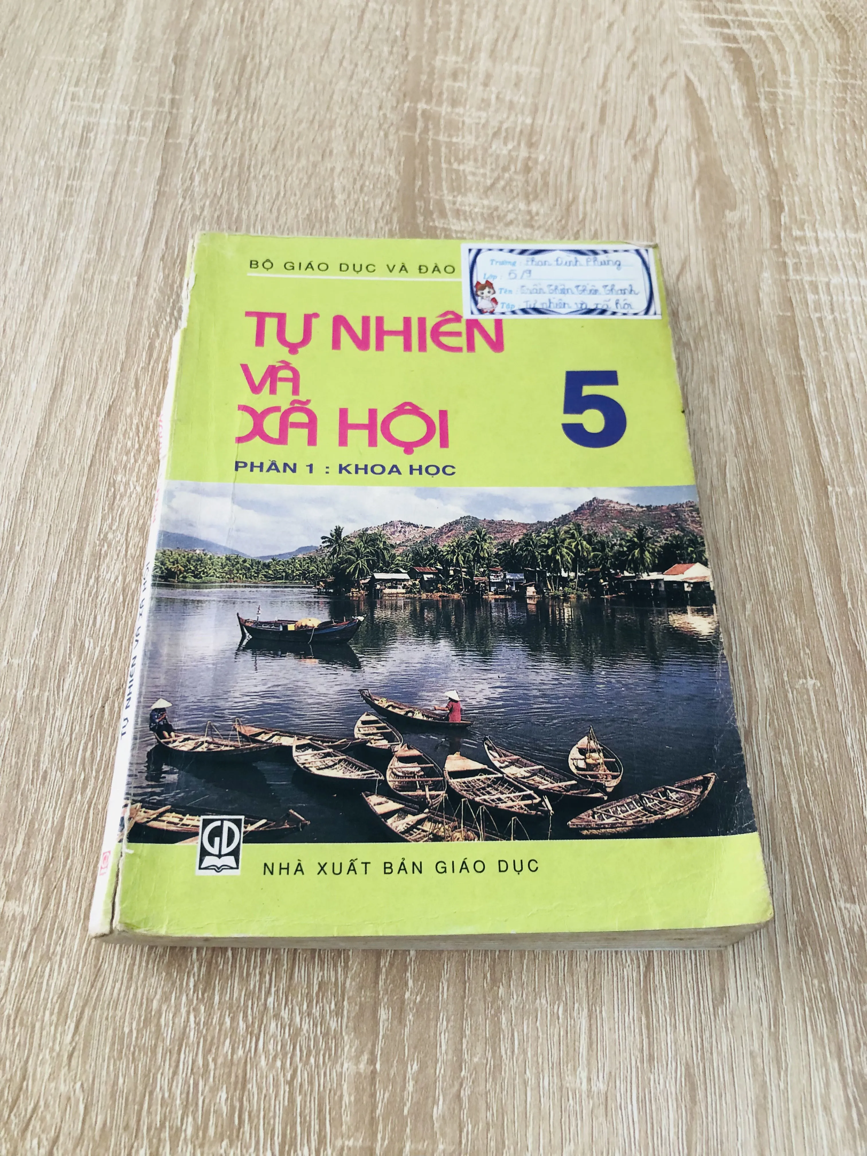 TỰ NHIÊN VÀ XÃ HỘI 5