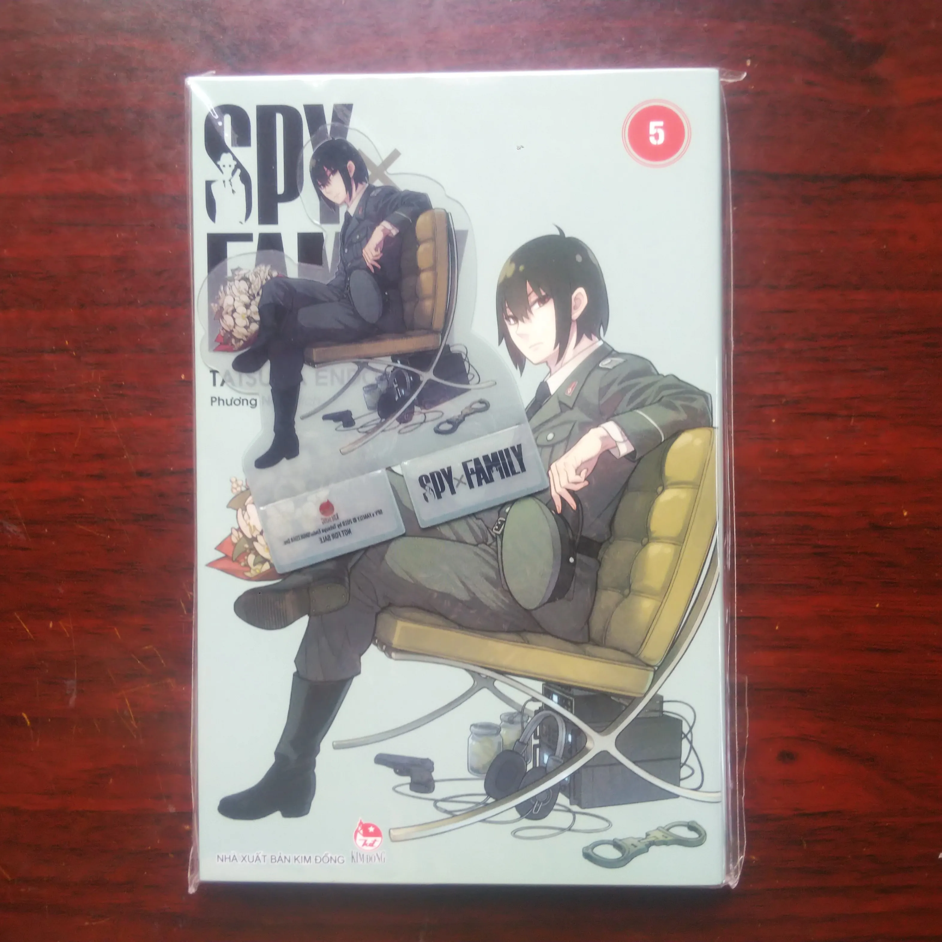 Spy X Family (Tatsuya Endo) Tập 5 - Bản In Đầu Tặng Kèm Standee PVC
