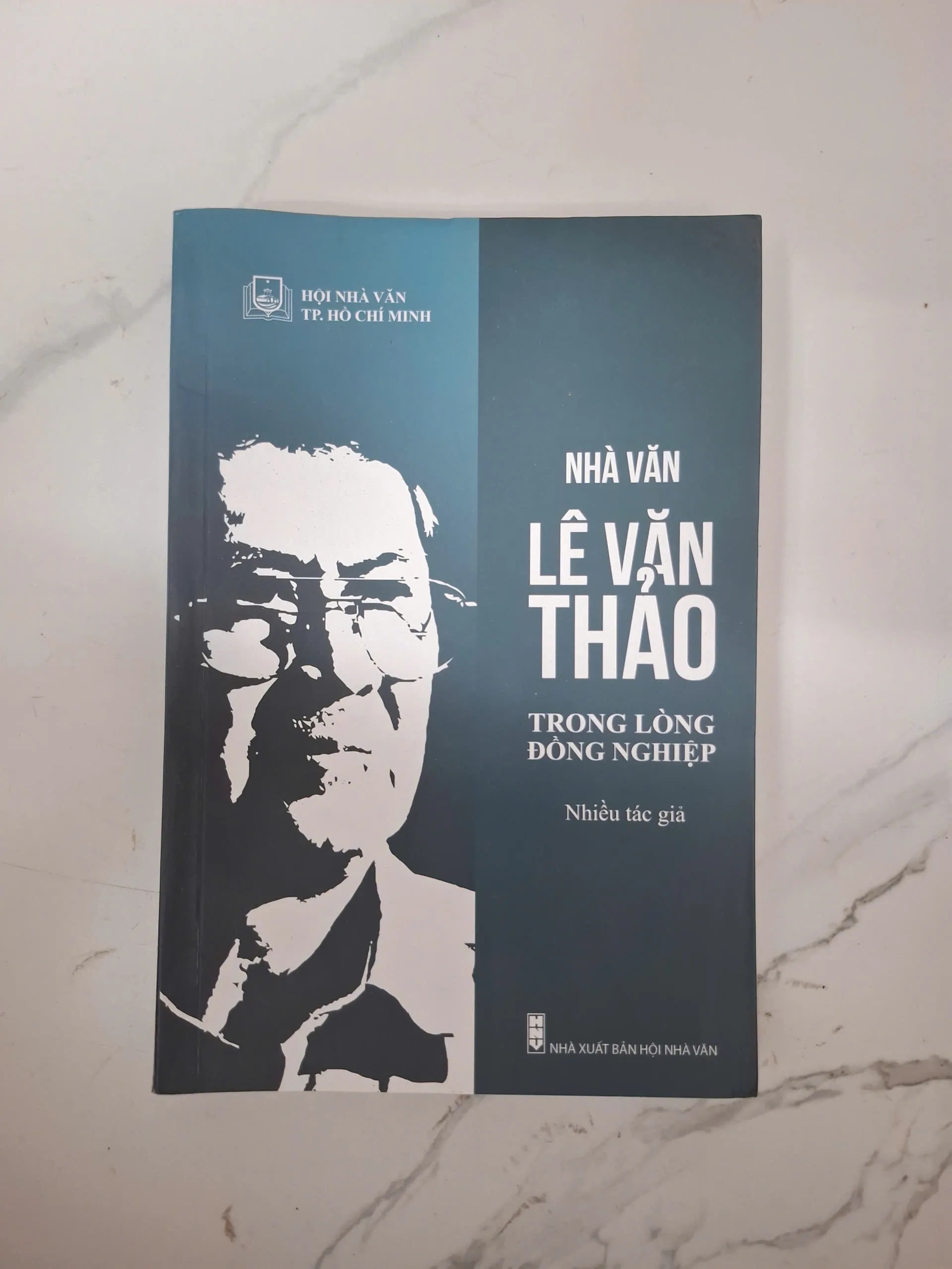 Nhà văn Lê Văn Thảo trong lòng đồng nghiệp - Nhiều tác giả - Chân dung văn học