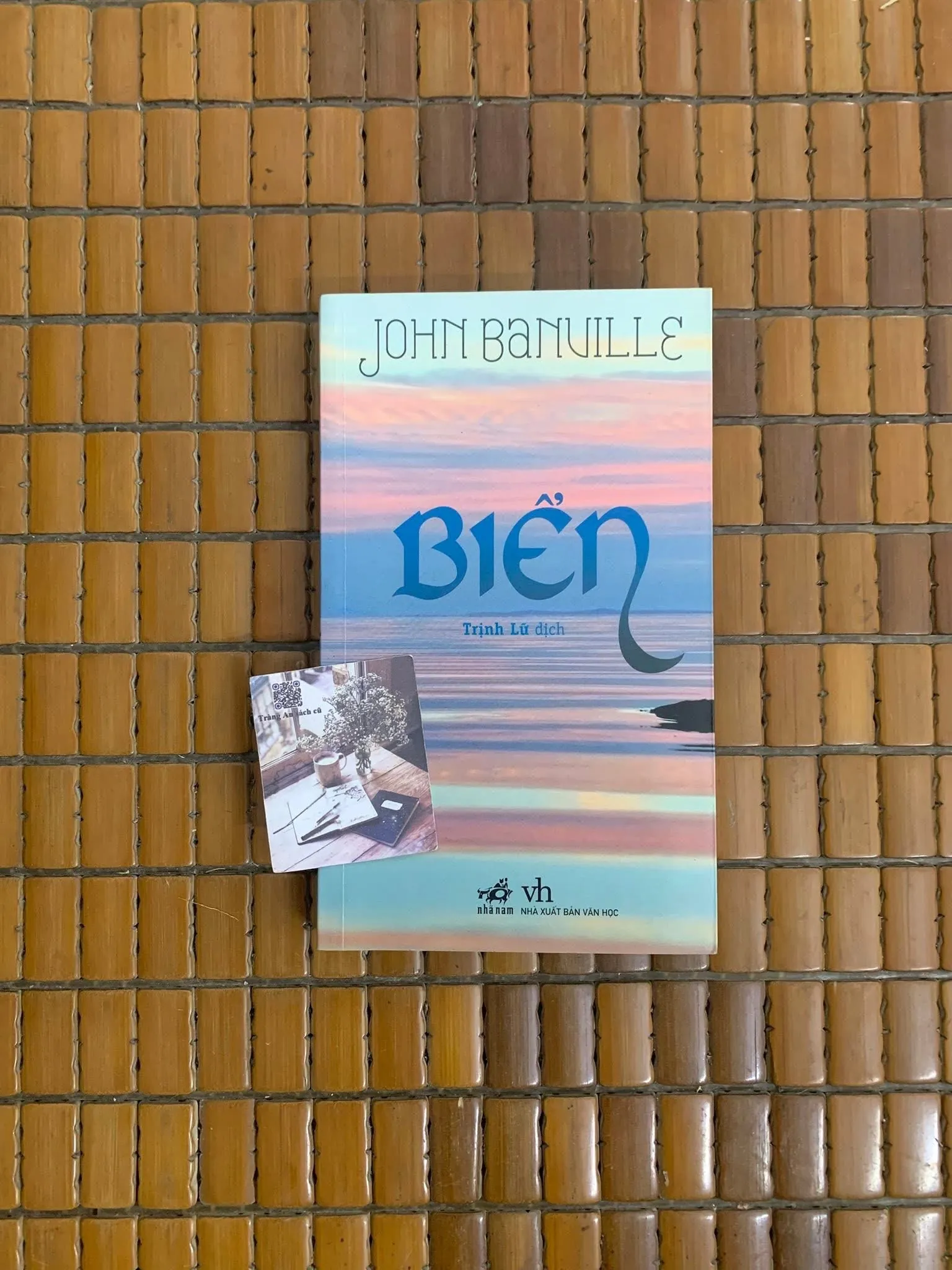John Banuille - Sách Biển