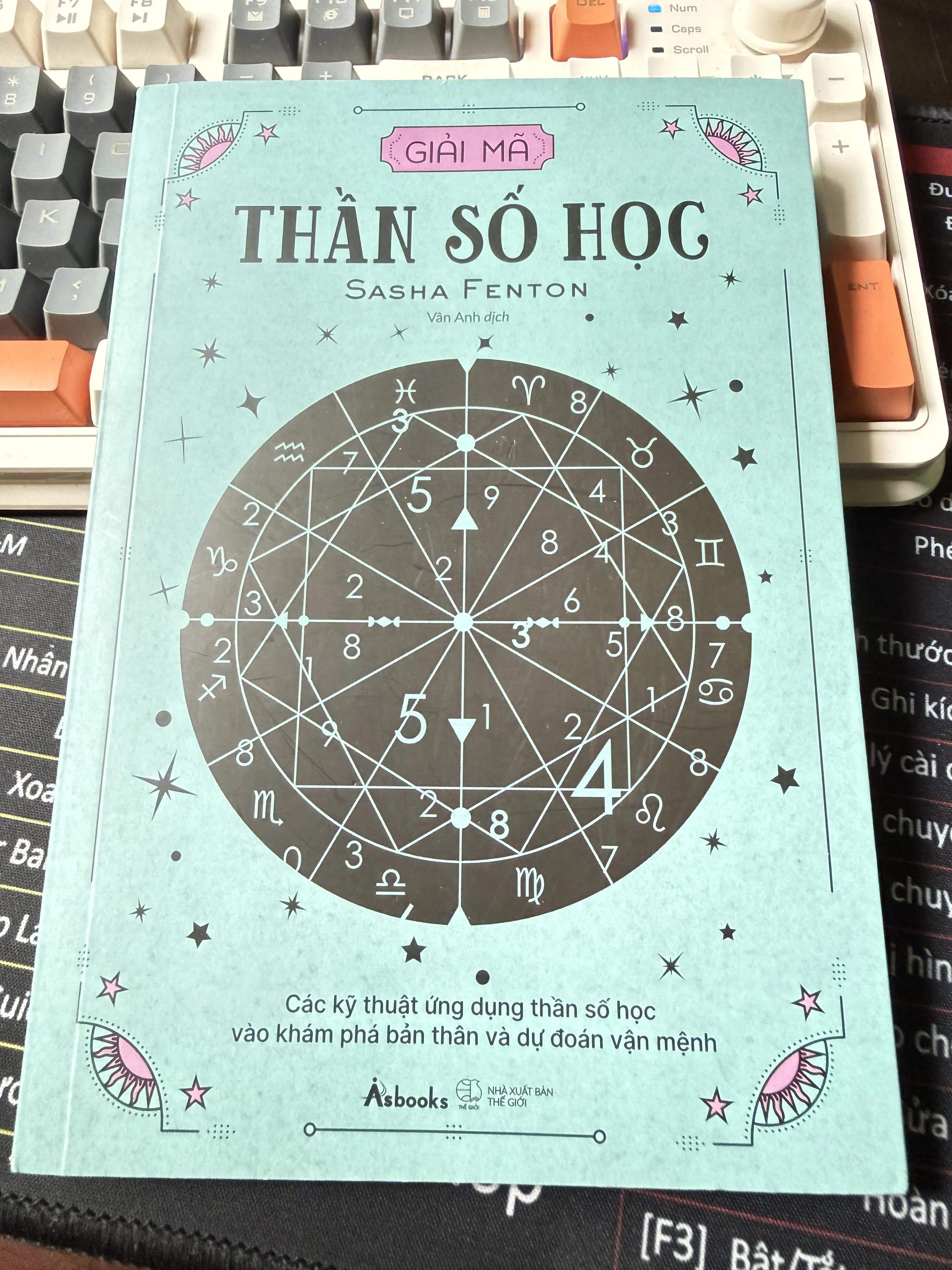 Giải mã thần số học sách