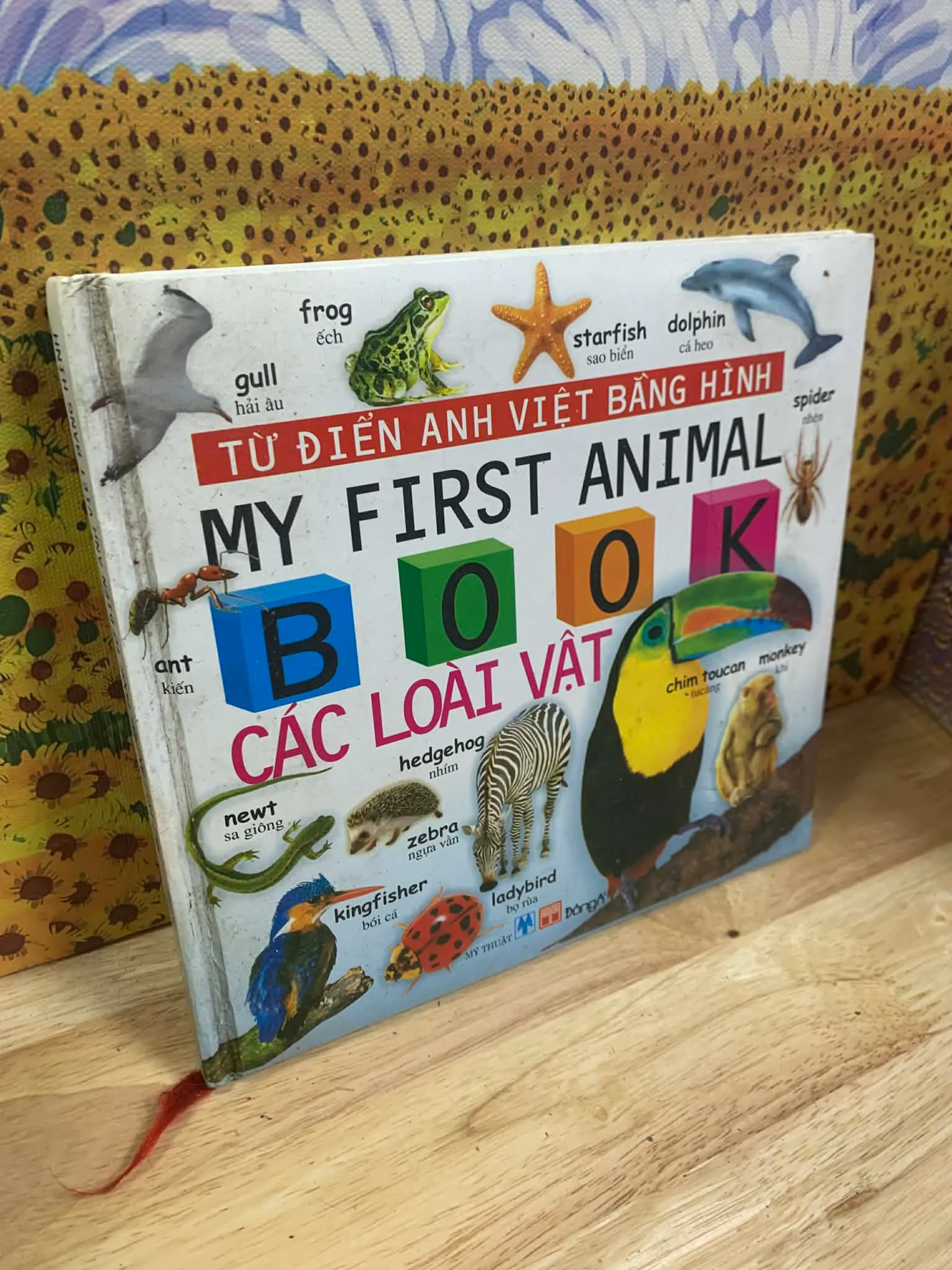 Sách tặng KÈM cho khách CÓ ĐƠN (mỗi đơn có thể chọn 1 cuốn) - Từ Điển Tranh Các Loài Vật