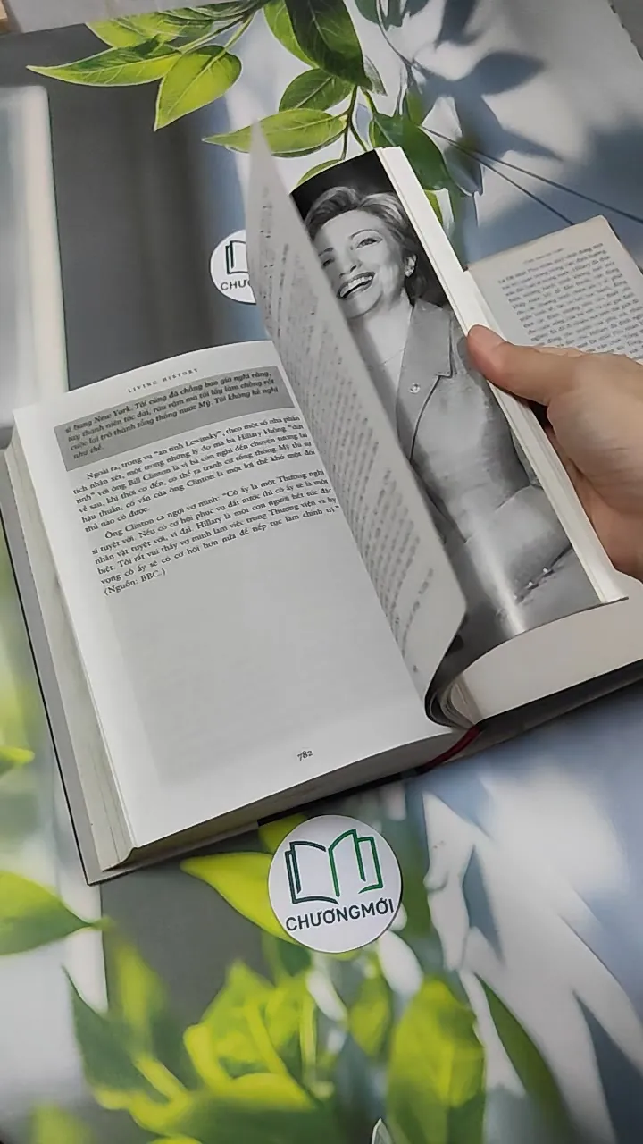 [MIỄN PHÍ BỌC SÁCH] Hồi Ký Hillary Clinton: Living History - Hillary Rodham Clinton 750798