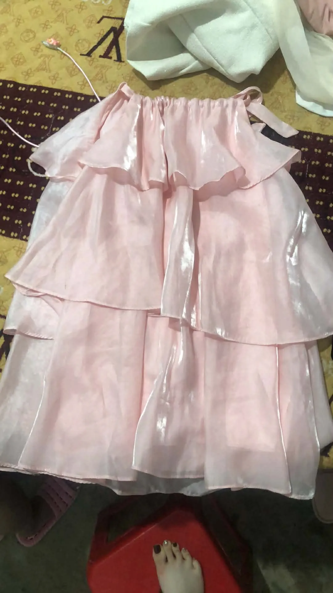 váy nữ màu hồng pastel bèo tầng dáng xoè phong cách công chúa 