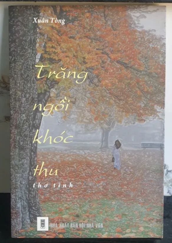 Trăng Ngồi Khóc Thu
