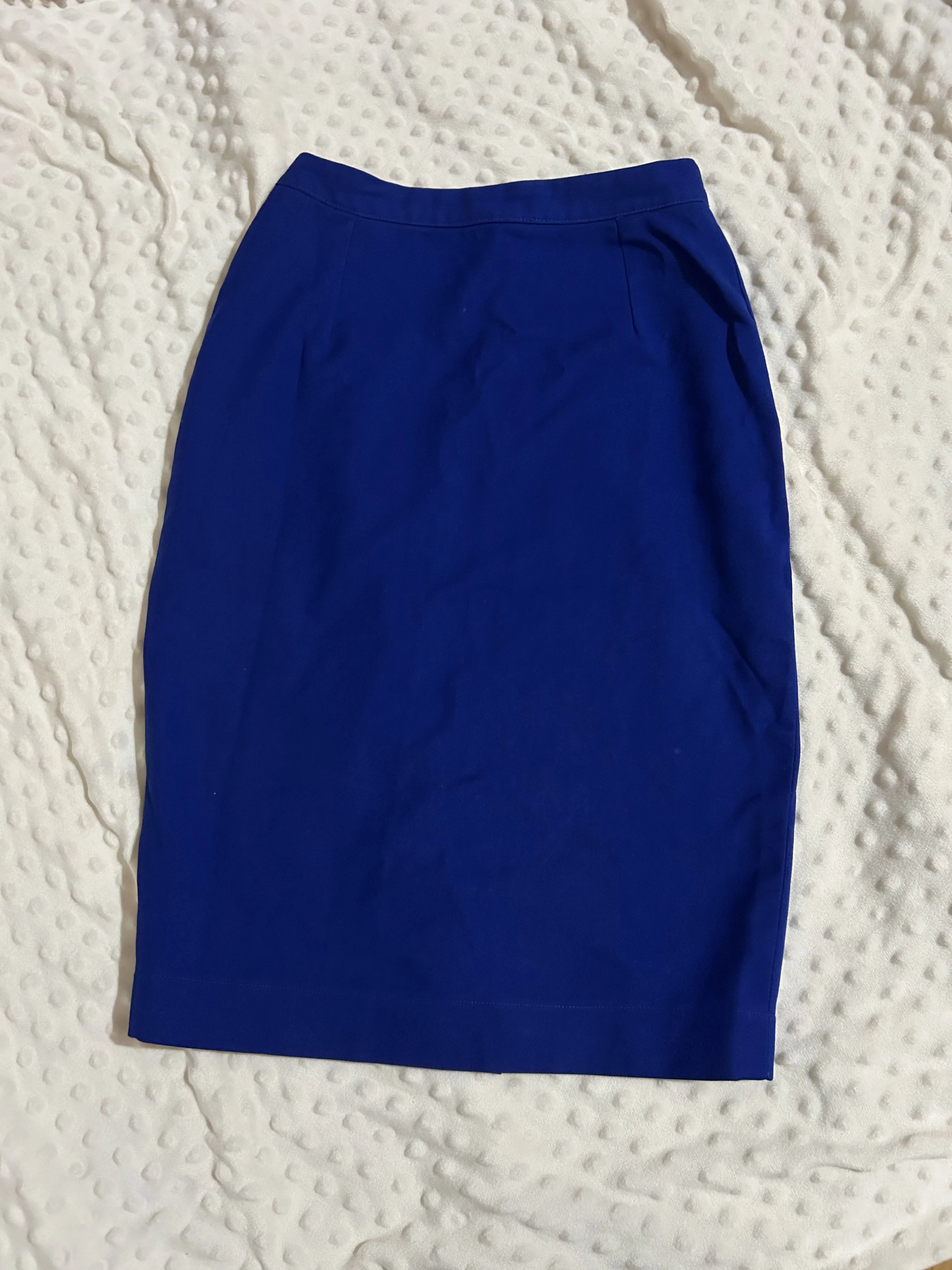 Chân váy qua gối