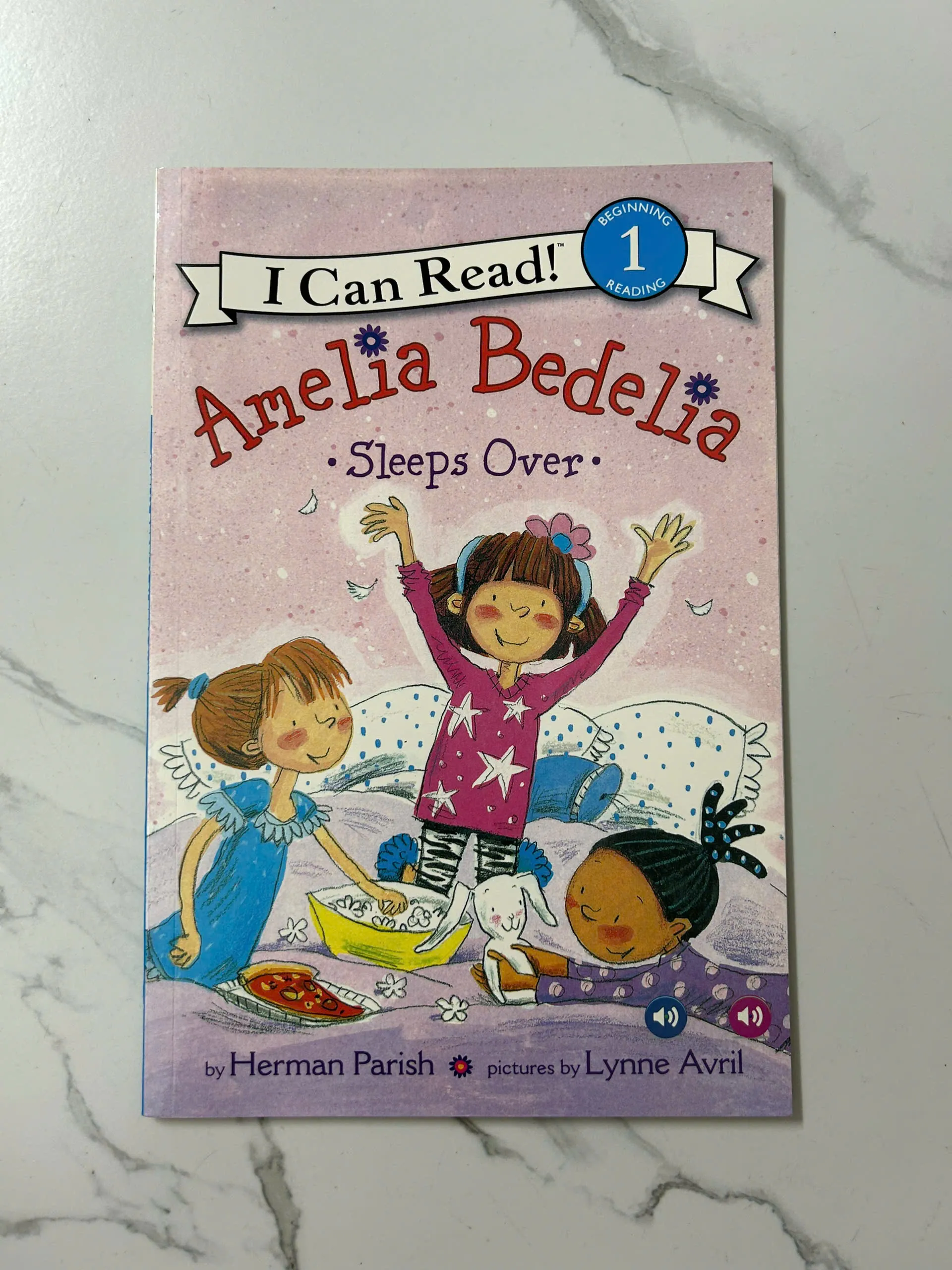 Amelia Bedelia Sleeps Over – Herman Parish