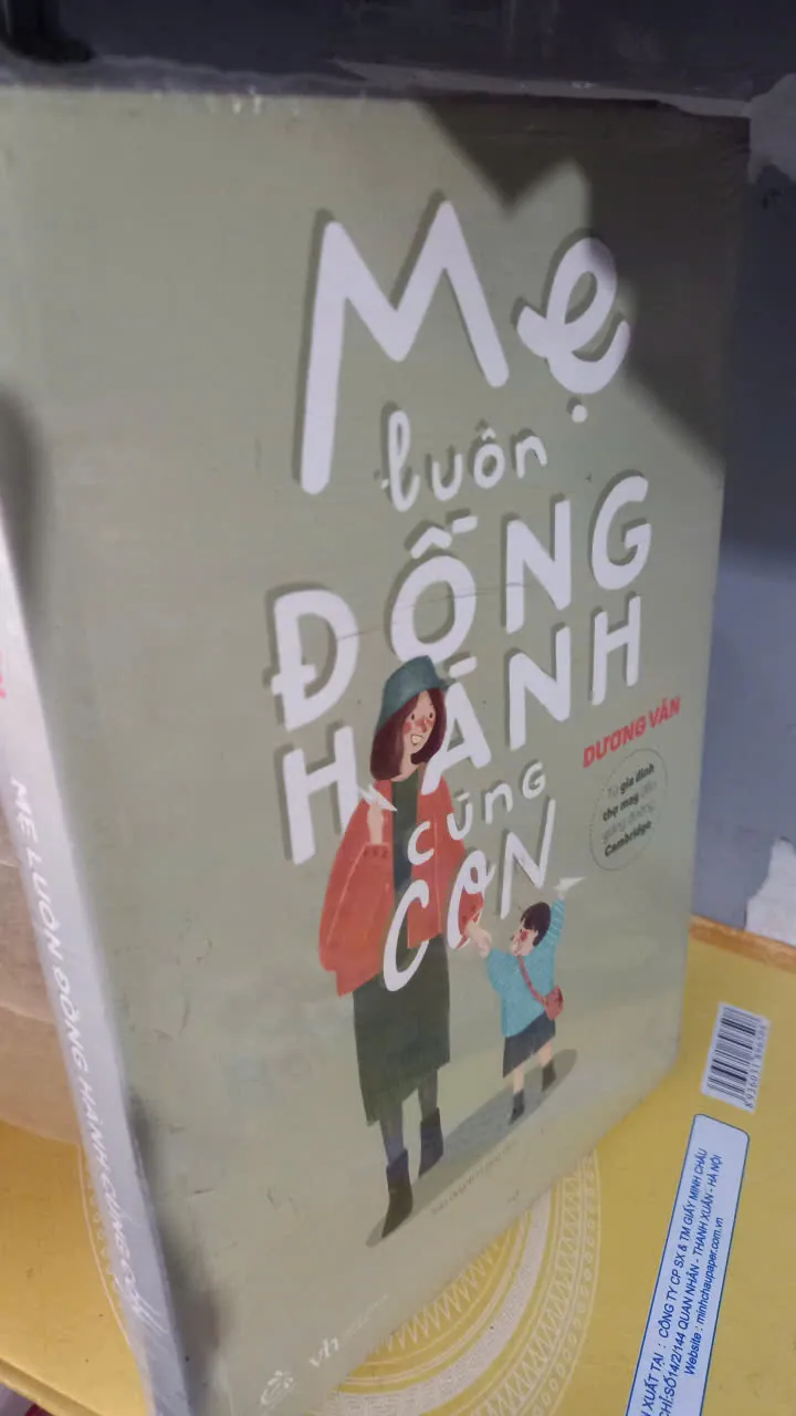 mẹ luôn đồng hành cùng con