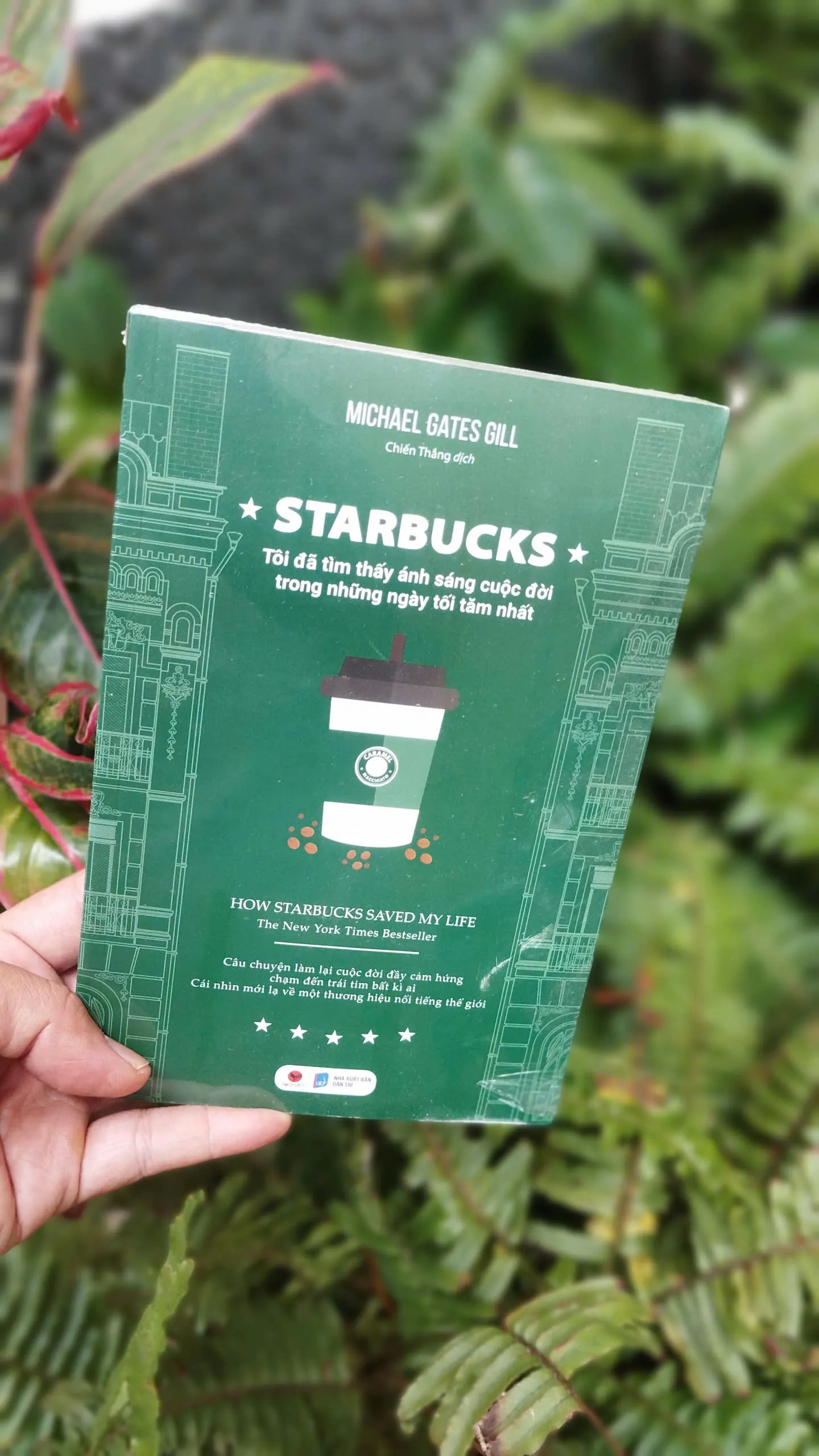 Starbucks - Tôi đã tìm thấy ánh sáng cuộc đời trong những ngày tối tăm nhất