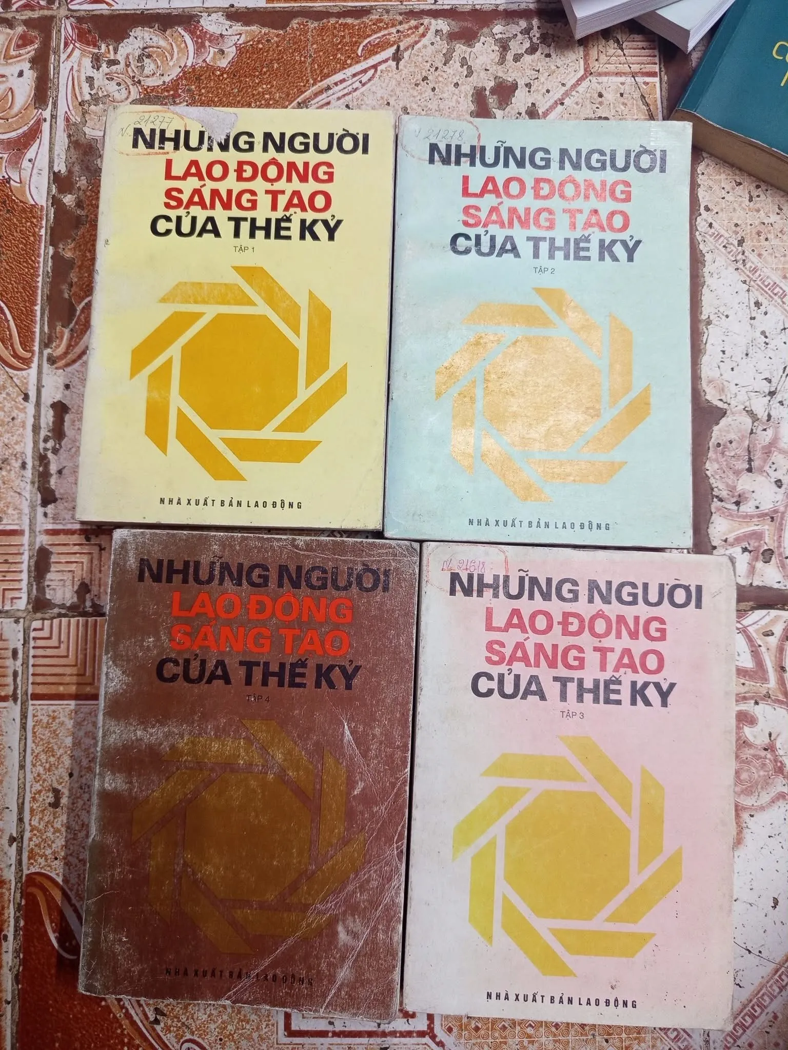 Những người lao động sáng tạo của thế kỷ trọn bộ 4 tập