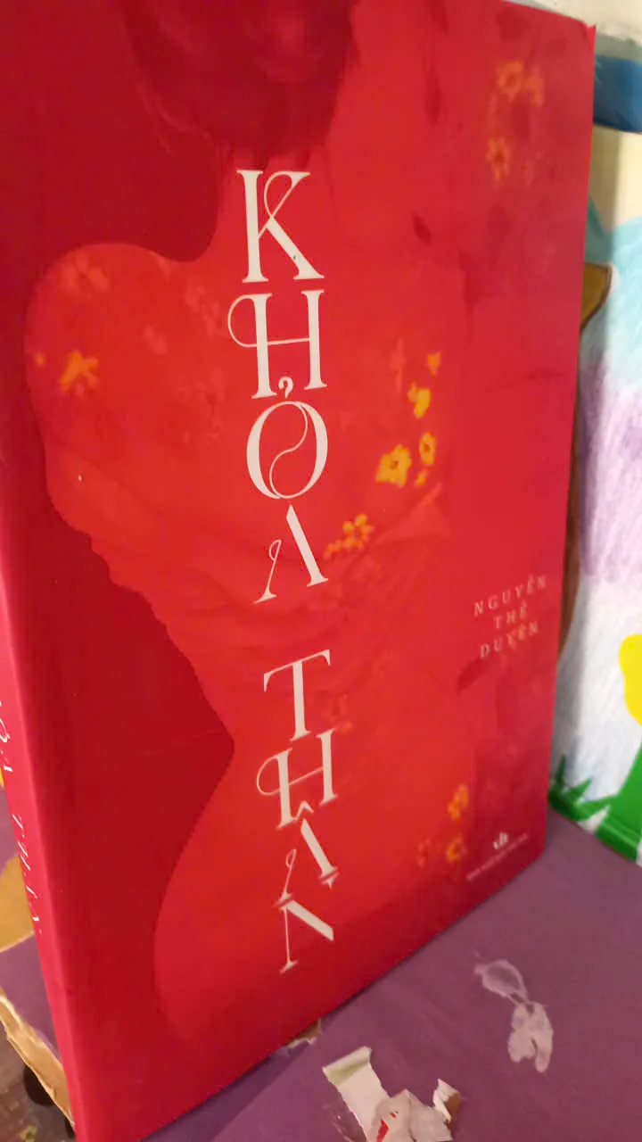 khoả thân - tiểu thuyết