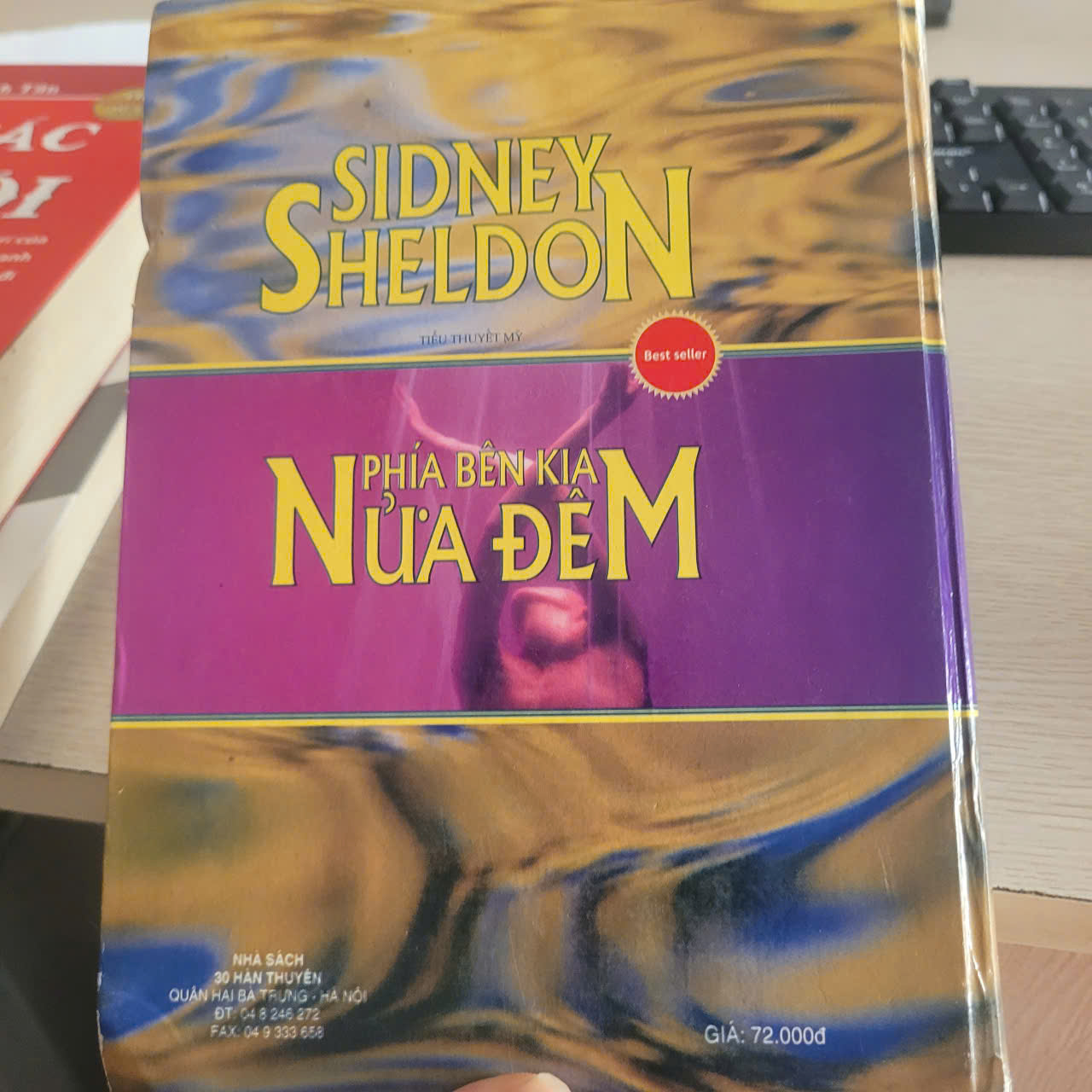 Phía bên kia nửa đêm	Sidney Sheldon 525505