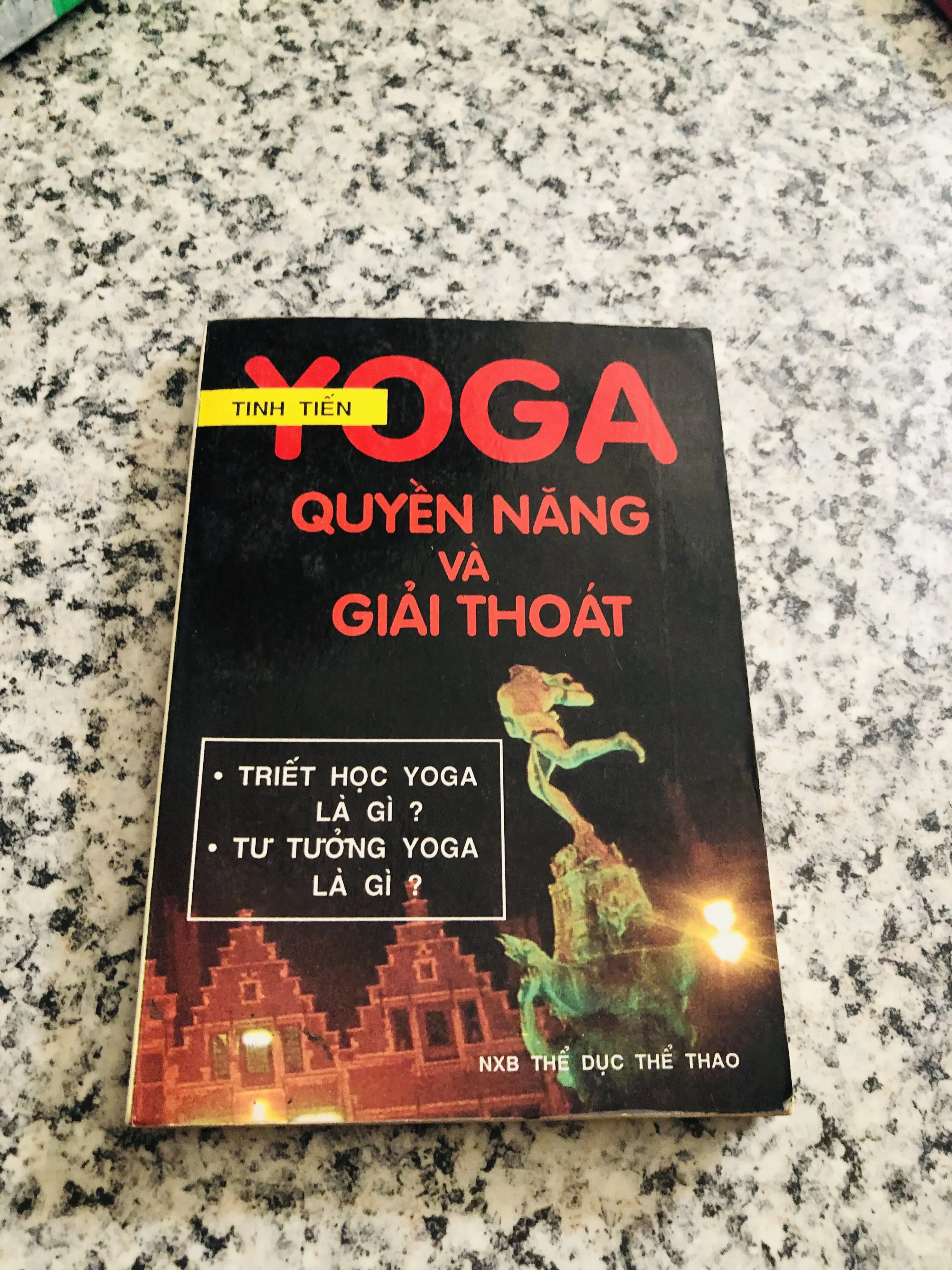 YOGA QUYỀN NĂNG VÀ GIẢI THOÁT