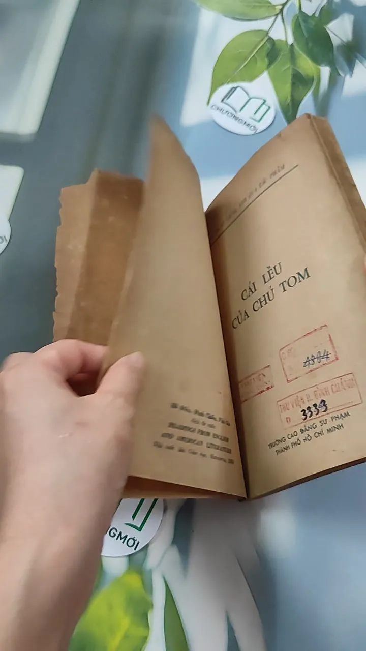 [XƯA] Cái Lều Của Chú Tom - Sách Song Ngữ (1985) - Harriet Beecher Stowe 776092