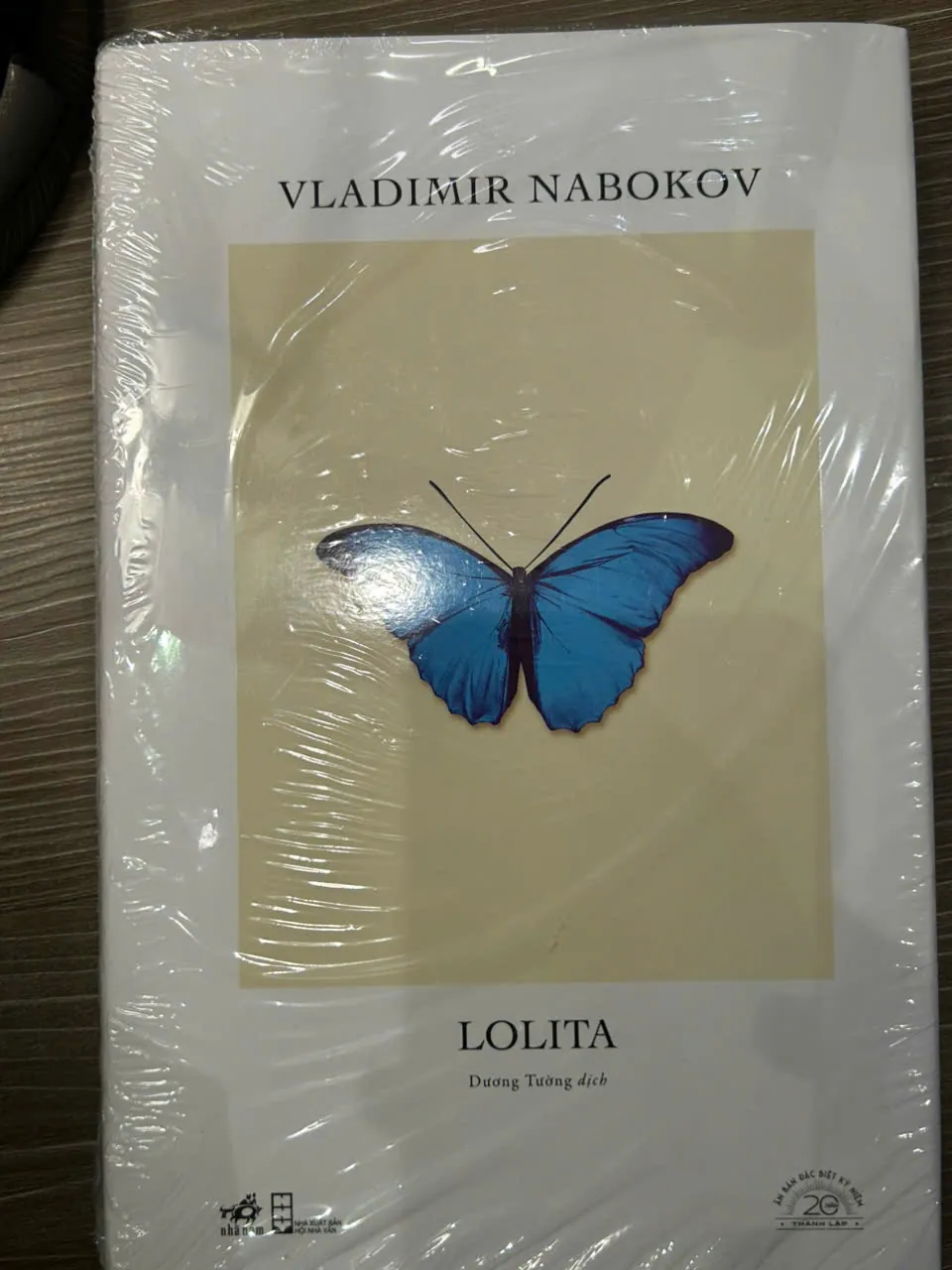Lolita - Seal số đẹp - Ấn Bản Đặc Biệt - Bìa Cứng - 20 Năm Thành Lập Nhã Nam