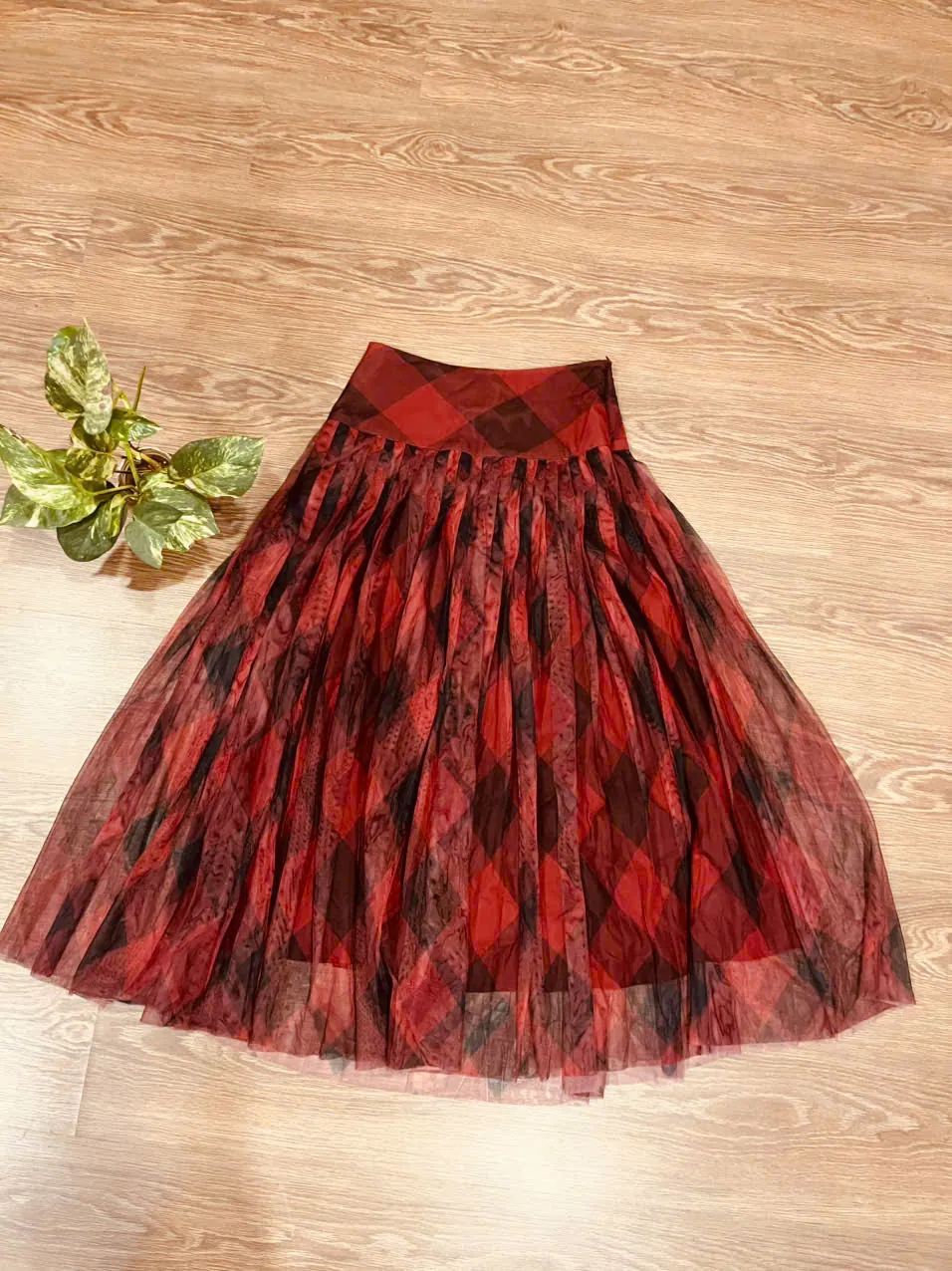 Em chân váy xoè nhẹ nhàng, nữ tính, bay bổng