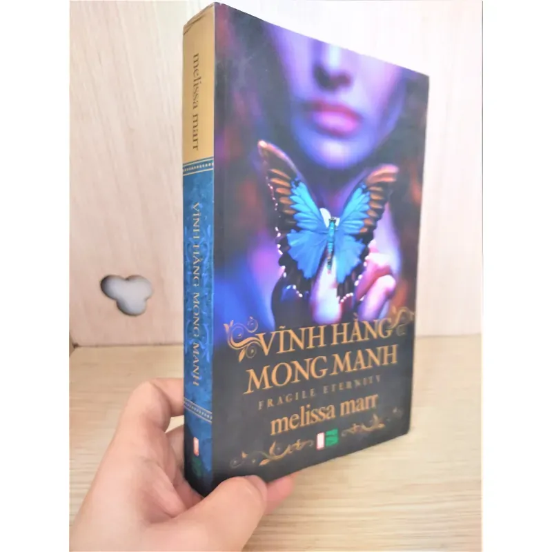 Sách: Vĩnh Hằng Mong Manh - Tác giả Melissa Marr