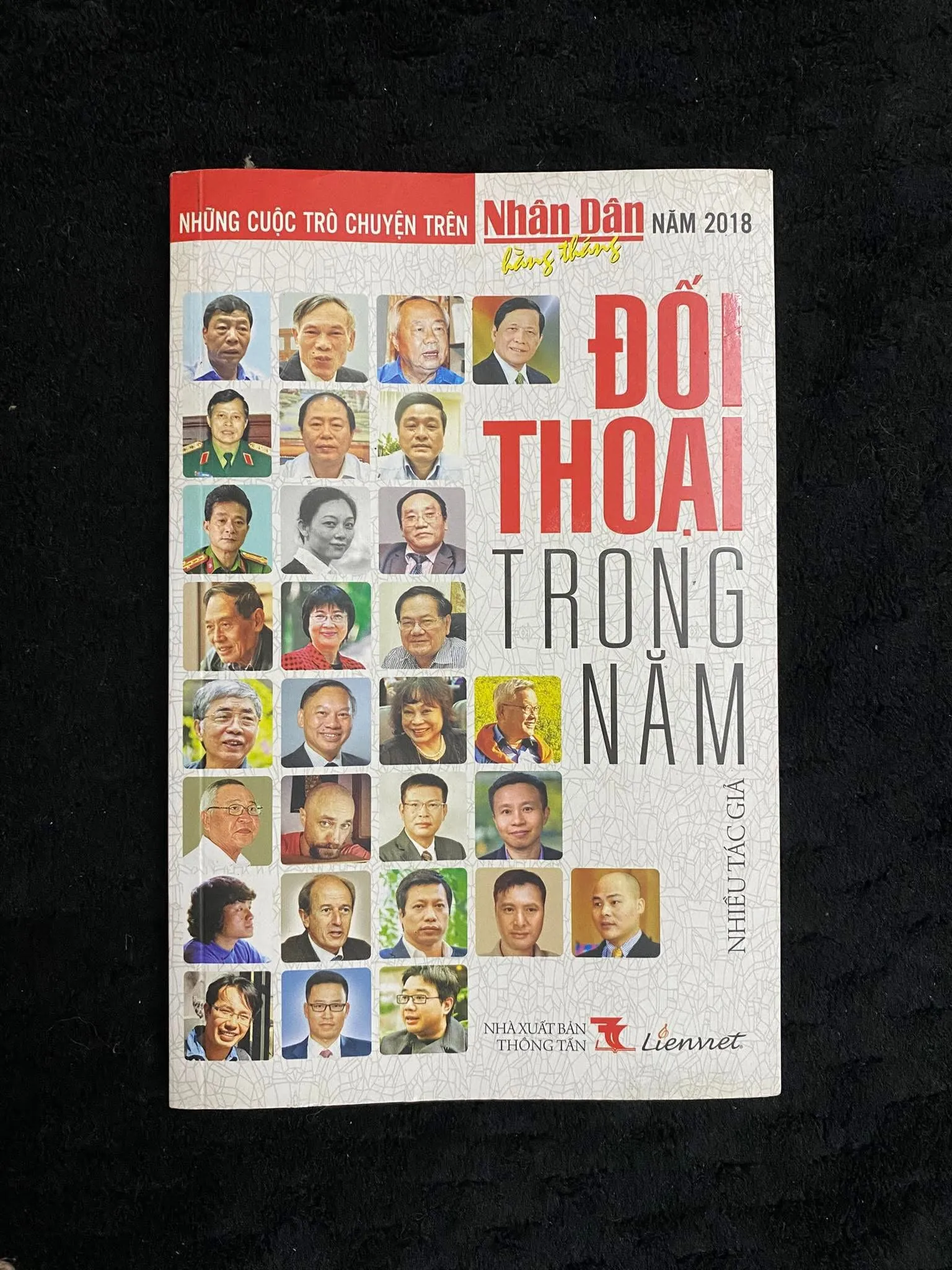 Đối thoại trong năm-Nhà xuất bản Thông tấn.