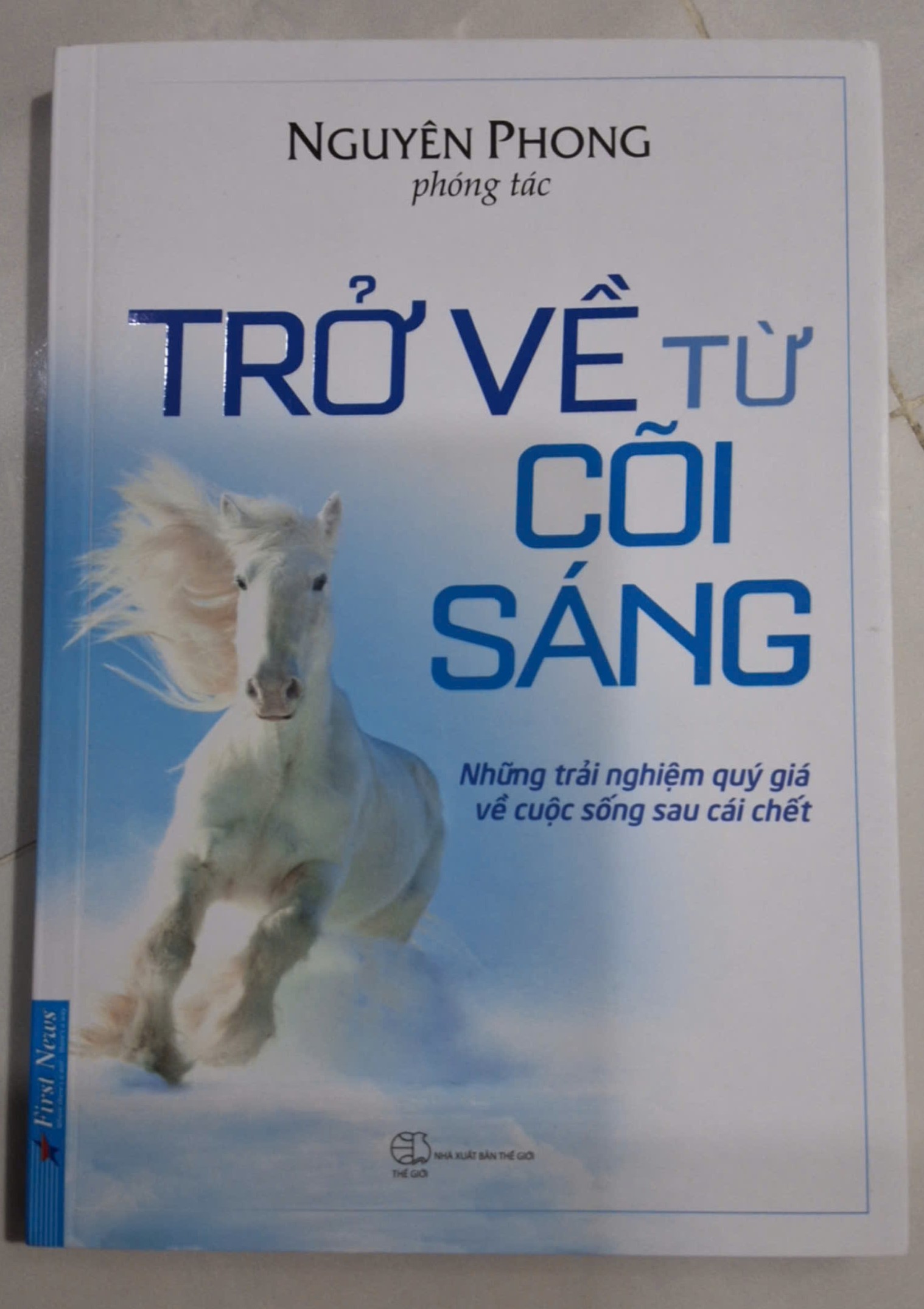 Sách Trở về từ cõi sáng 222733