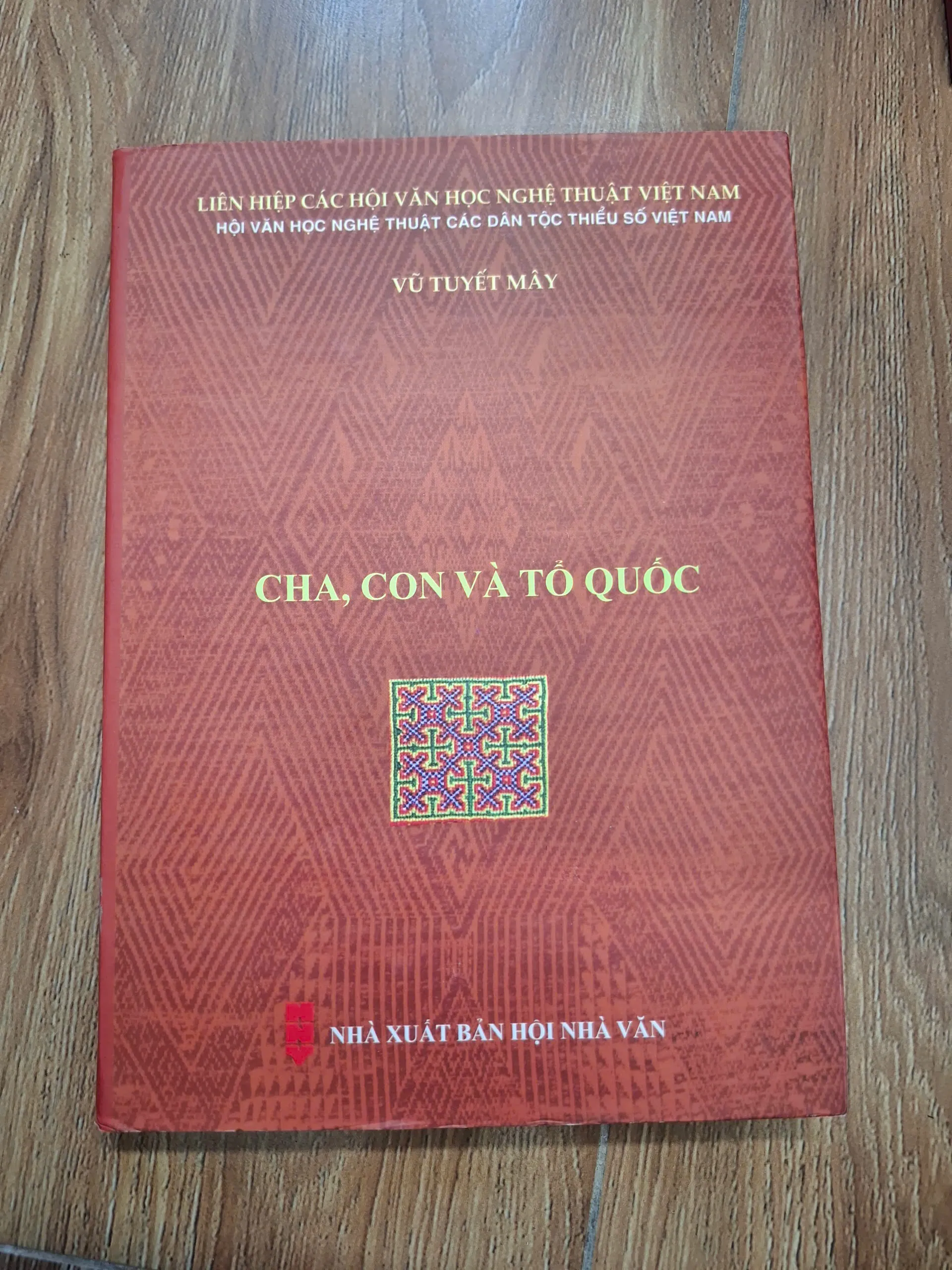 Cha, con và Tổ quốc - Vũ Tuyết Mây - Văn học/Ký