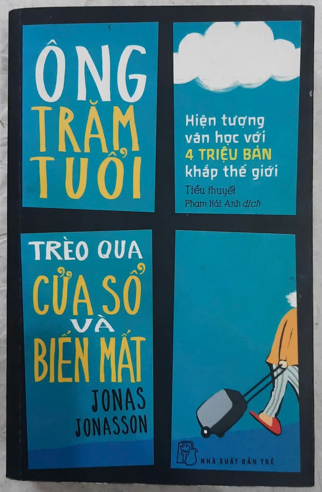 Ông trăm tuổi trèo qua cửa sổ và biến mất