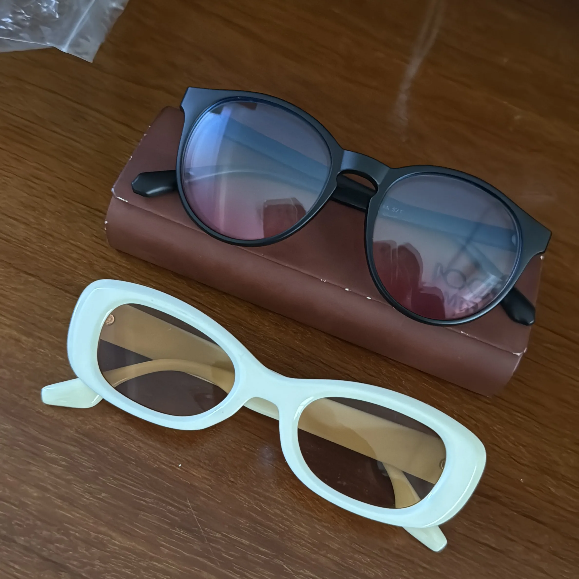 Bộ 2 kính mát không độ unisex 