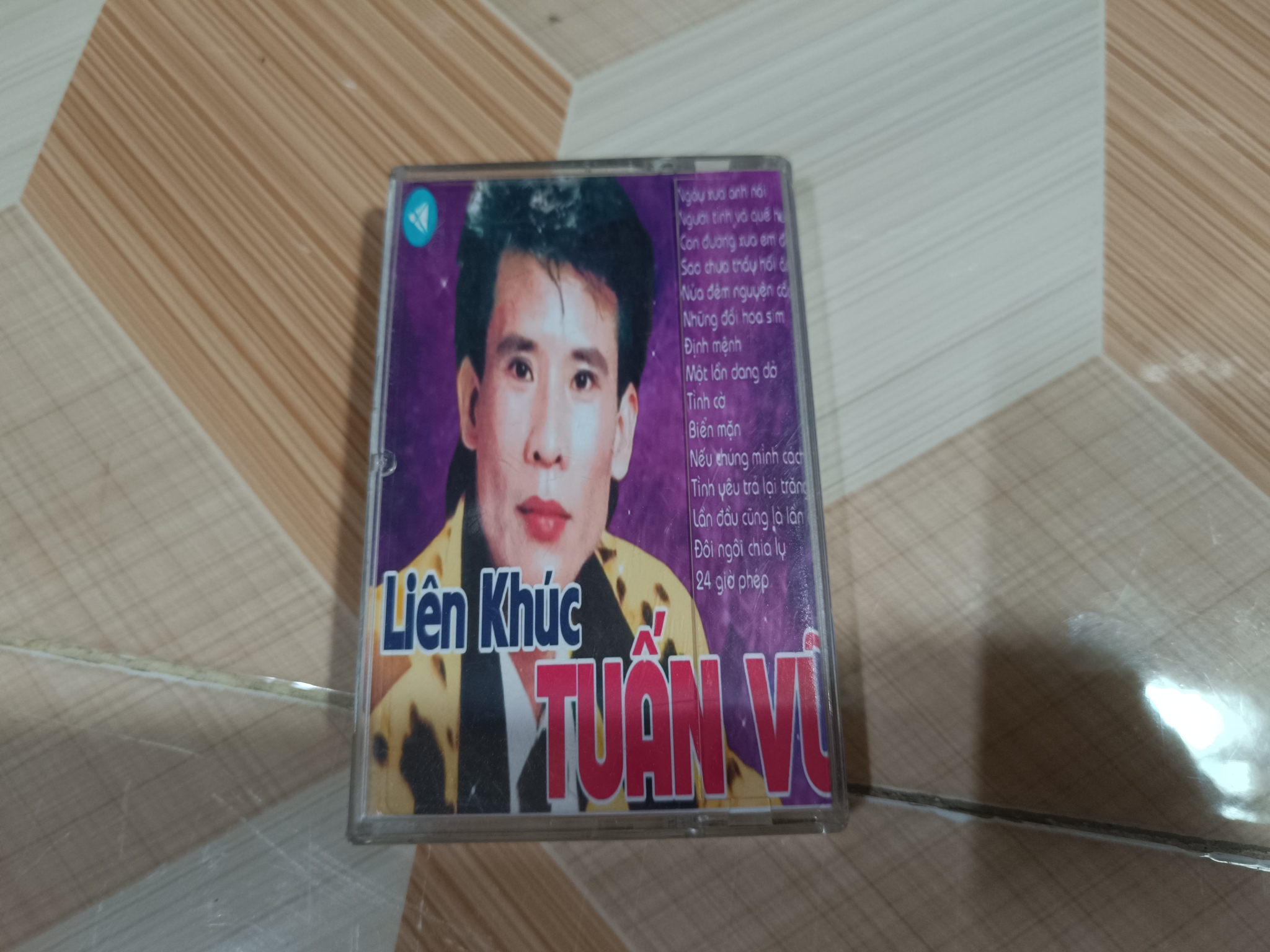 Băng Cassette Tuấn Vũ Liên Khúc Sôi Động