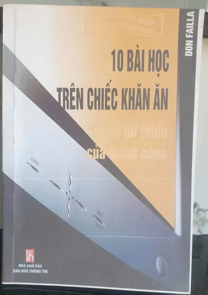 10 Bài Học Trên Chiếc Khăn Ăn