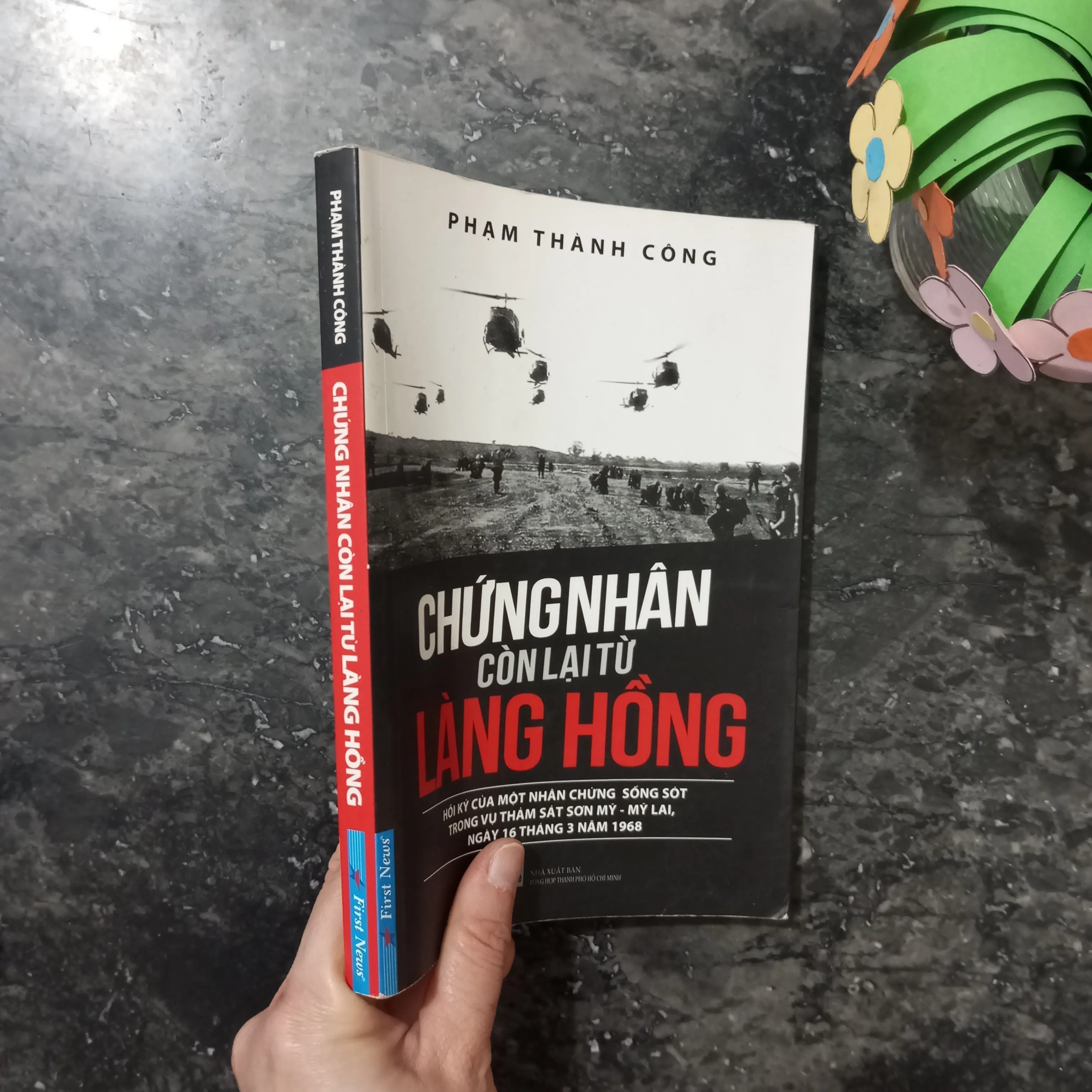 Sách Chứng Nhận Còn Lại Từ Làng Hồng Phạm Thành Công